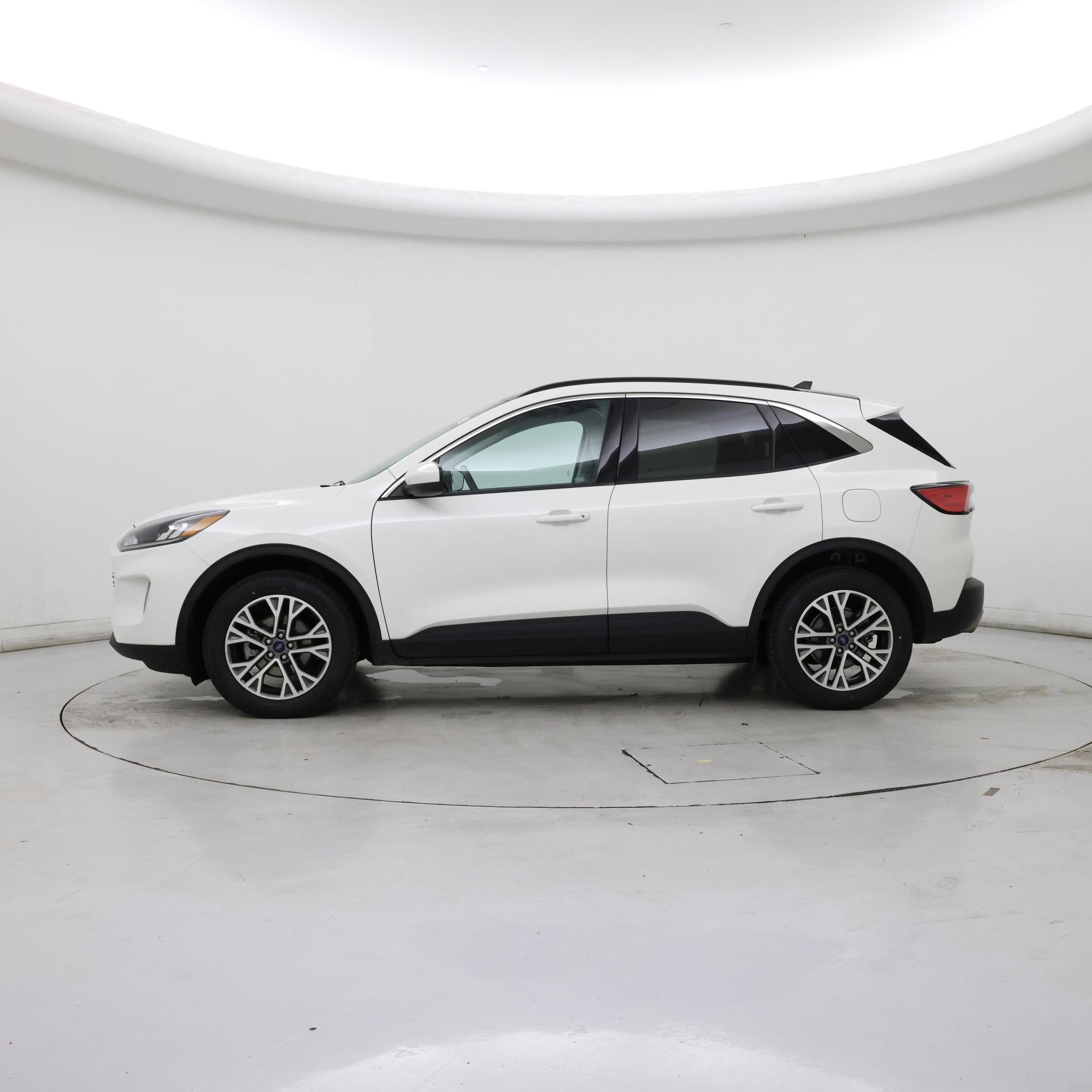 Thumbnail: 2022 Ford Escape - 3