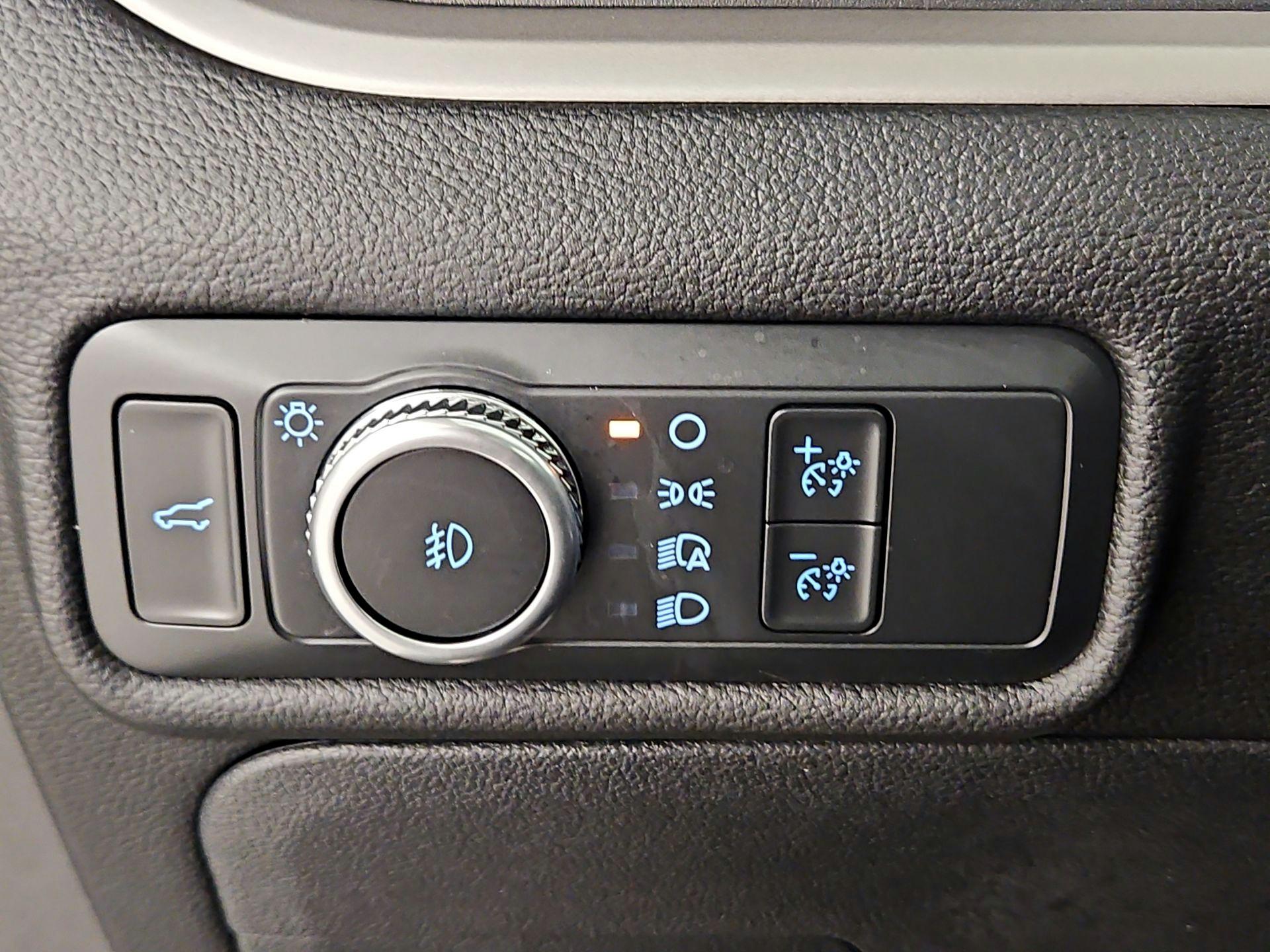 Thumbnail: 2022 Ford Explorer - 13