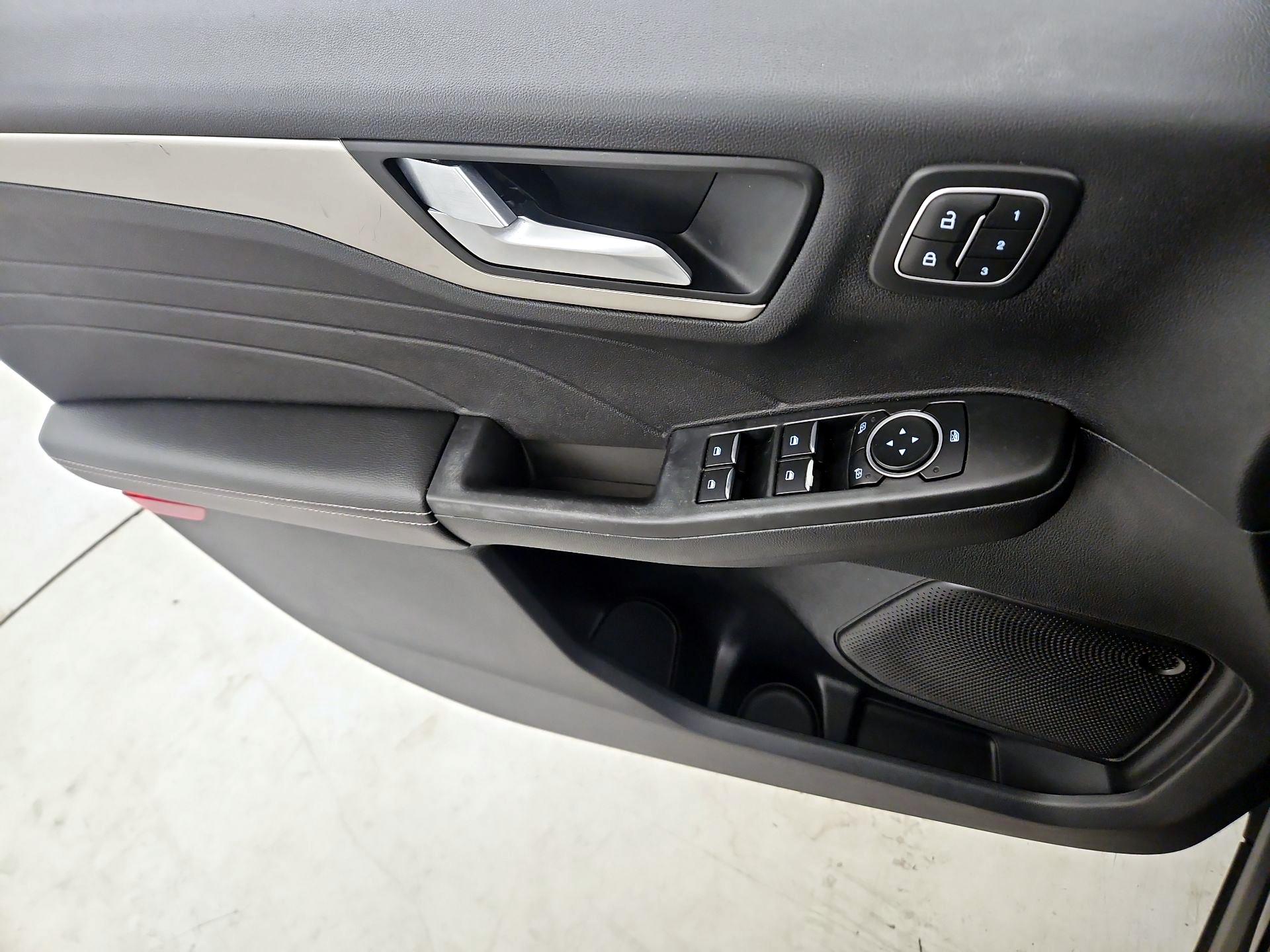 Thumbnail: 2022 Ford Escape - 12