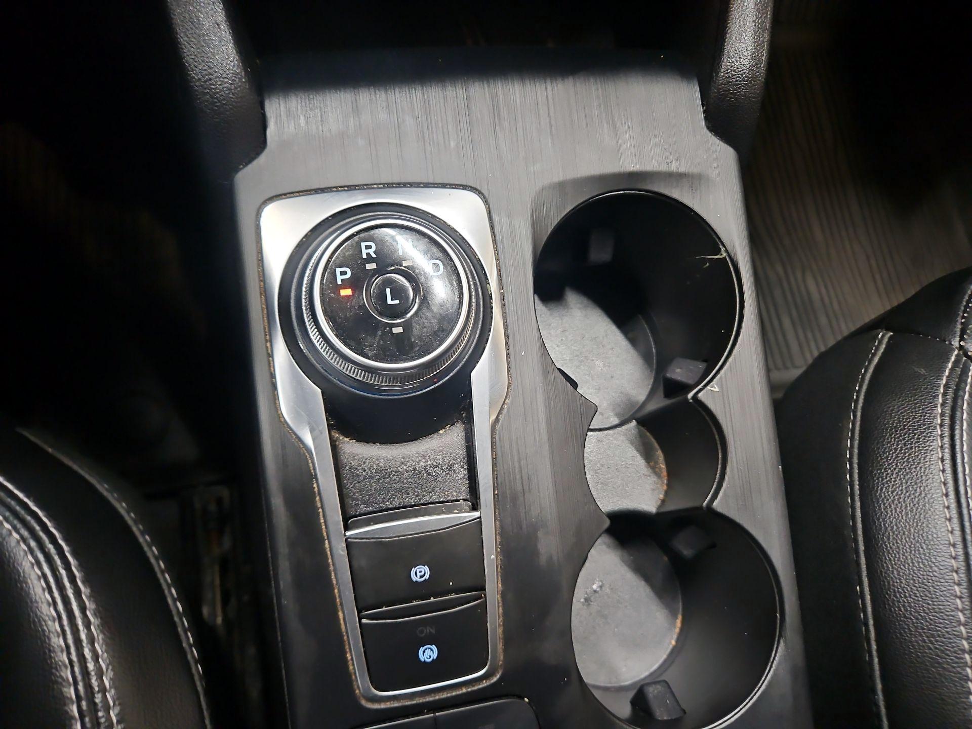 Thumbnail: 2022 Ford Escape - 18