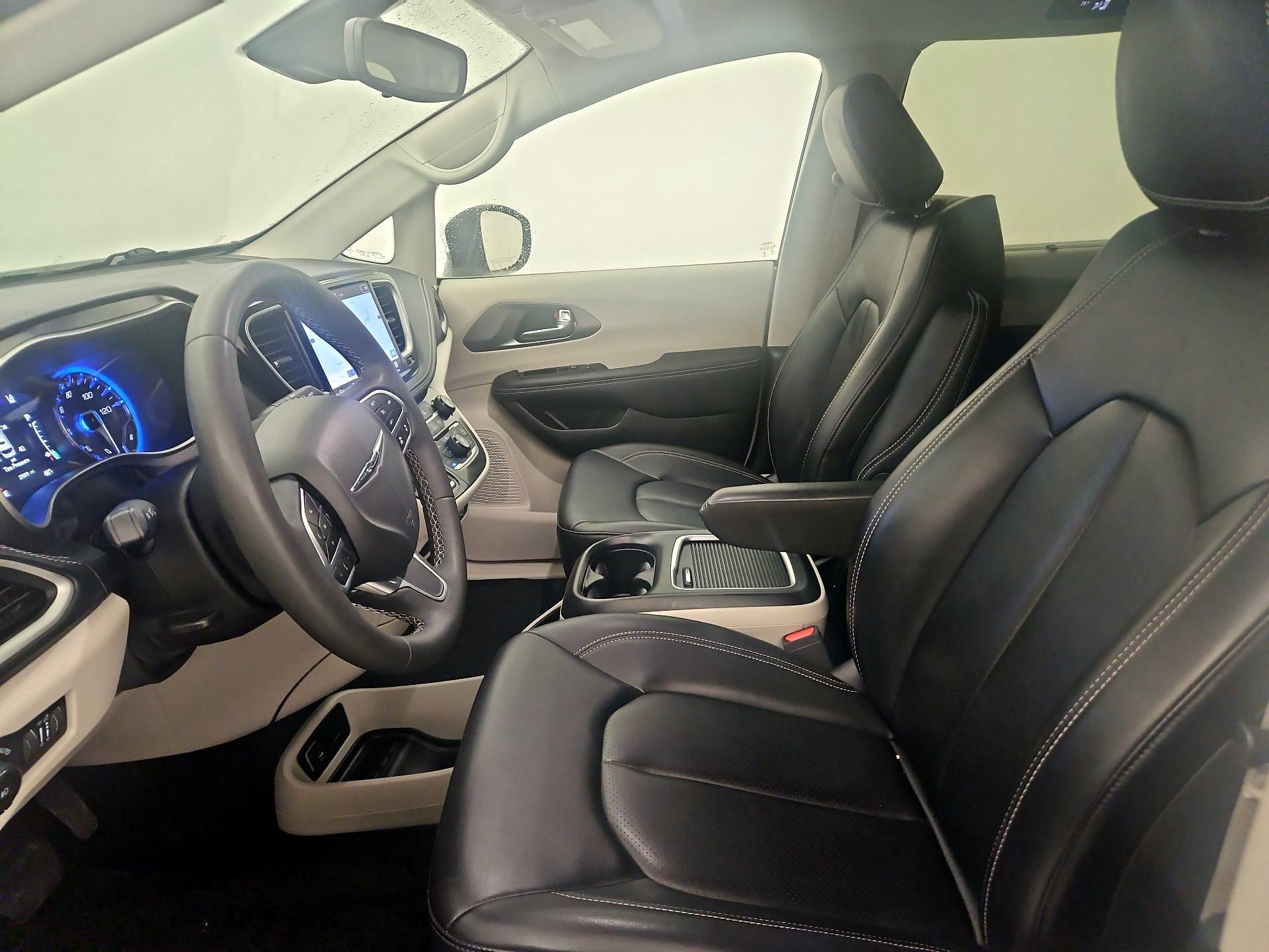 Thumbnail: 2023 Chrysler Pacifica - 11