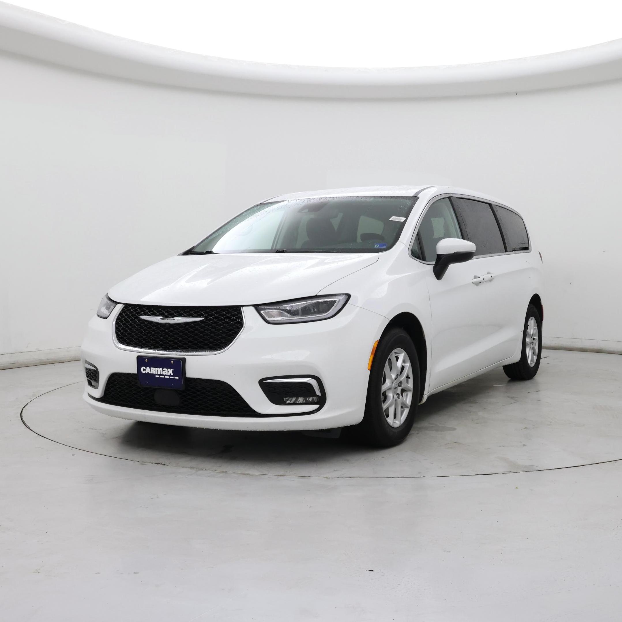 Thumbnail: 2023 Chrysler Pacifica - 4