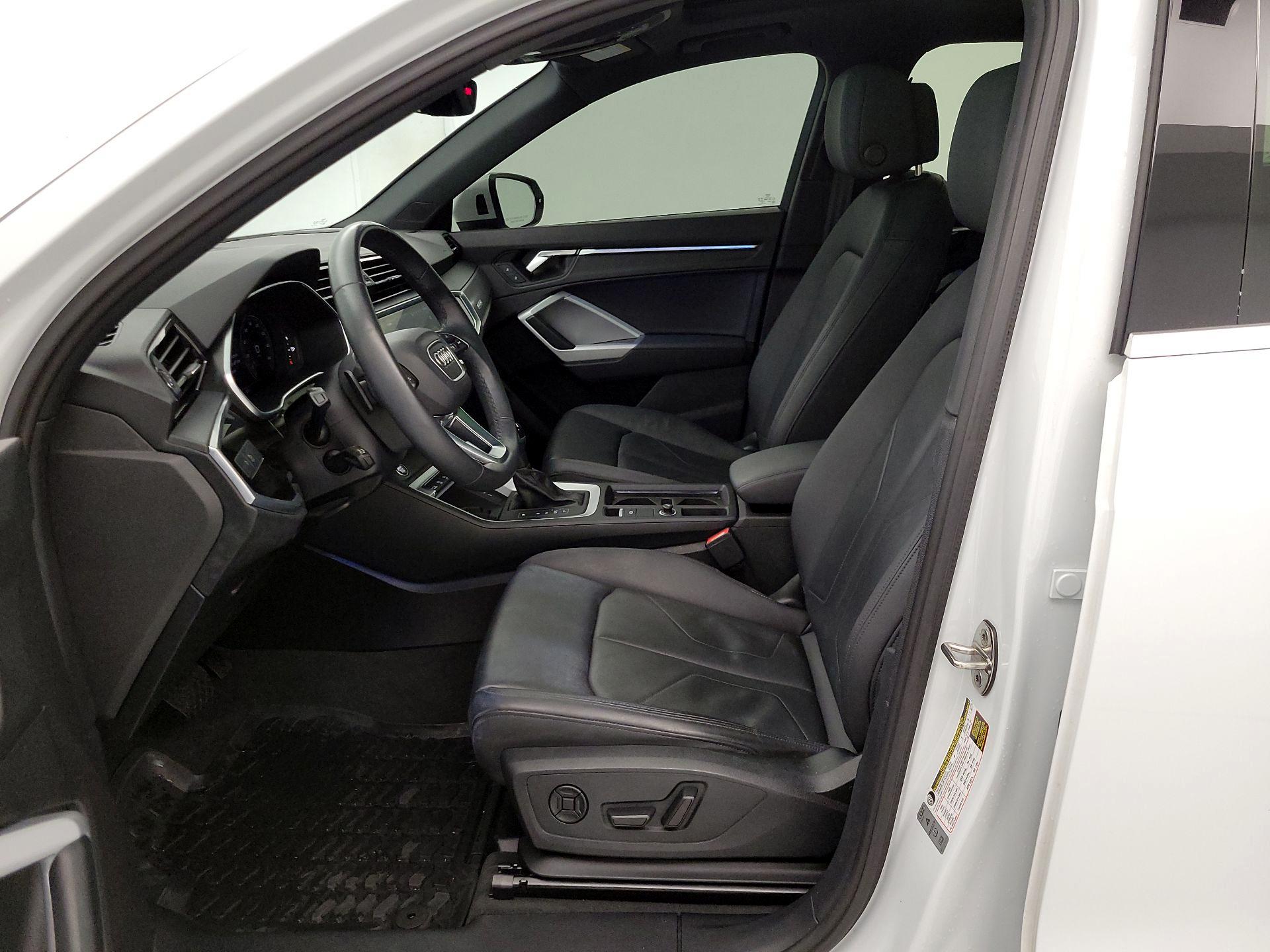 Thumbnail: 2023 Audi Q3 - 11