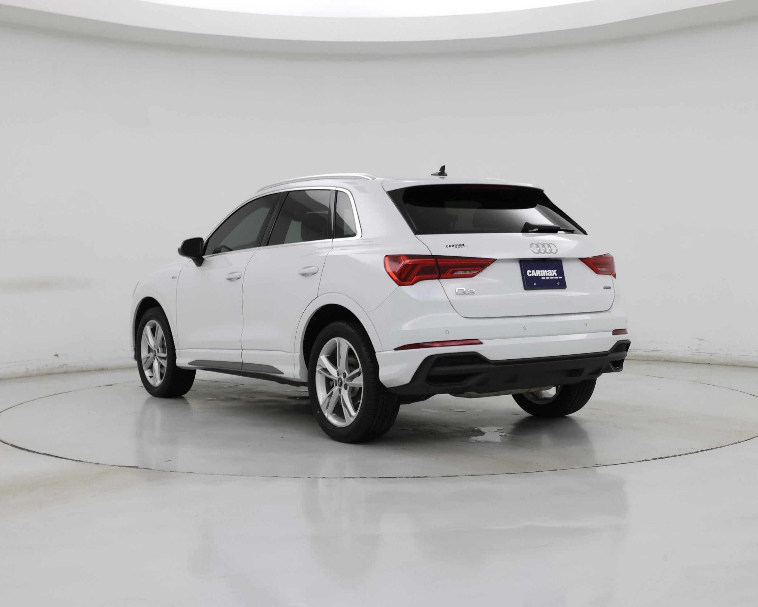 Thumbnail: 2023 Audi Q3 - 2