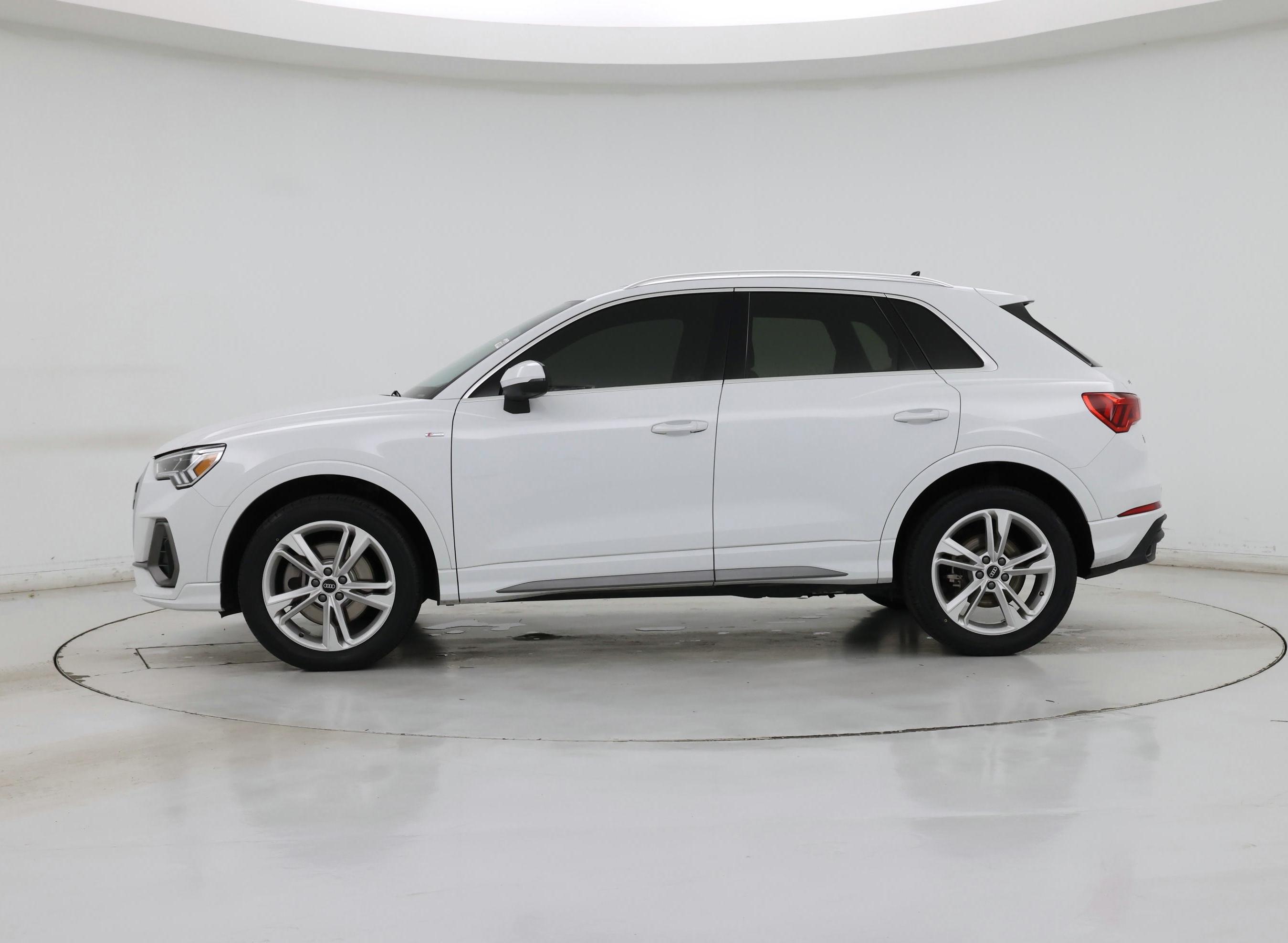 Thumbnail: 2023 Audi Q3 - 3