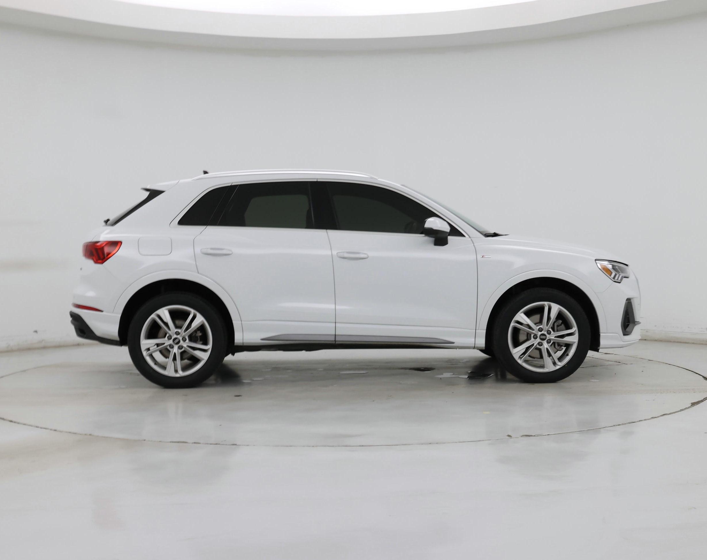 Thumbnail: 2023 Audi Q3 - 7