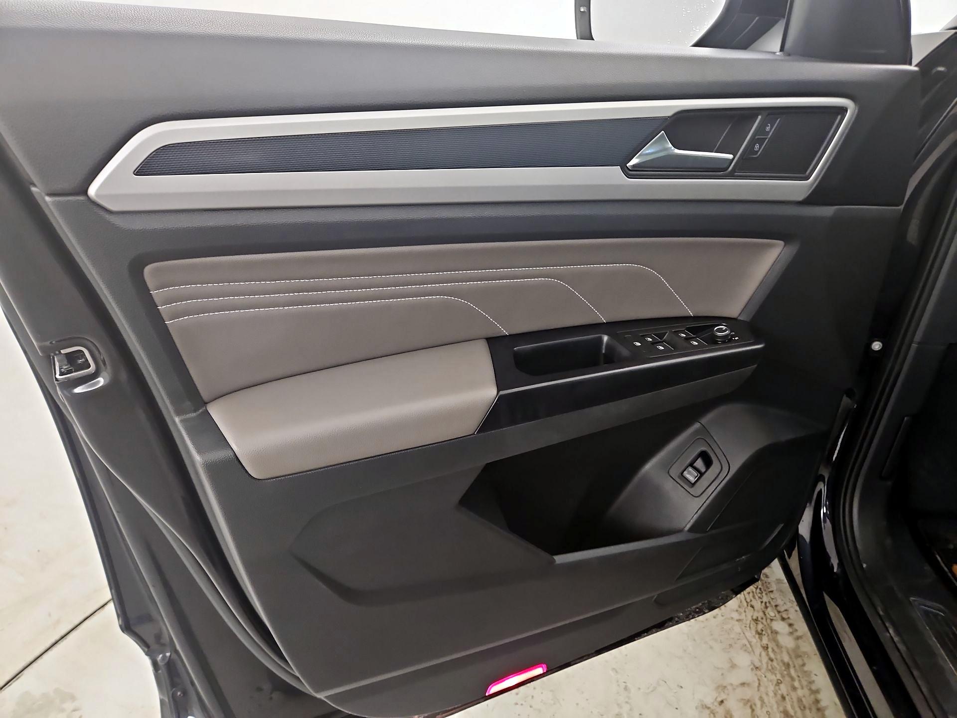 Thumbnail: 2021 Volkswagen Atlas - 12