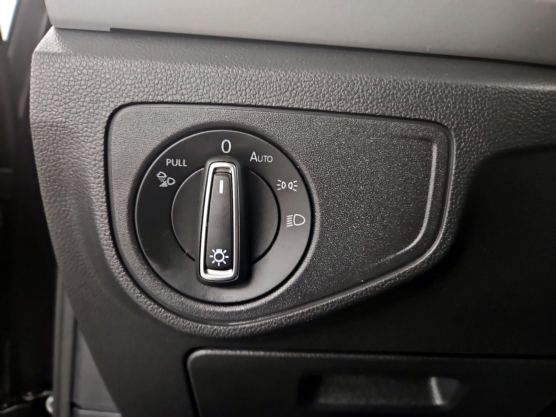 Thumbnail: 2021 Volkswagen Atlas - 13