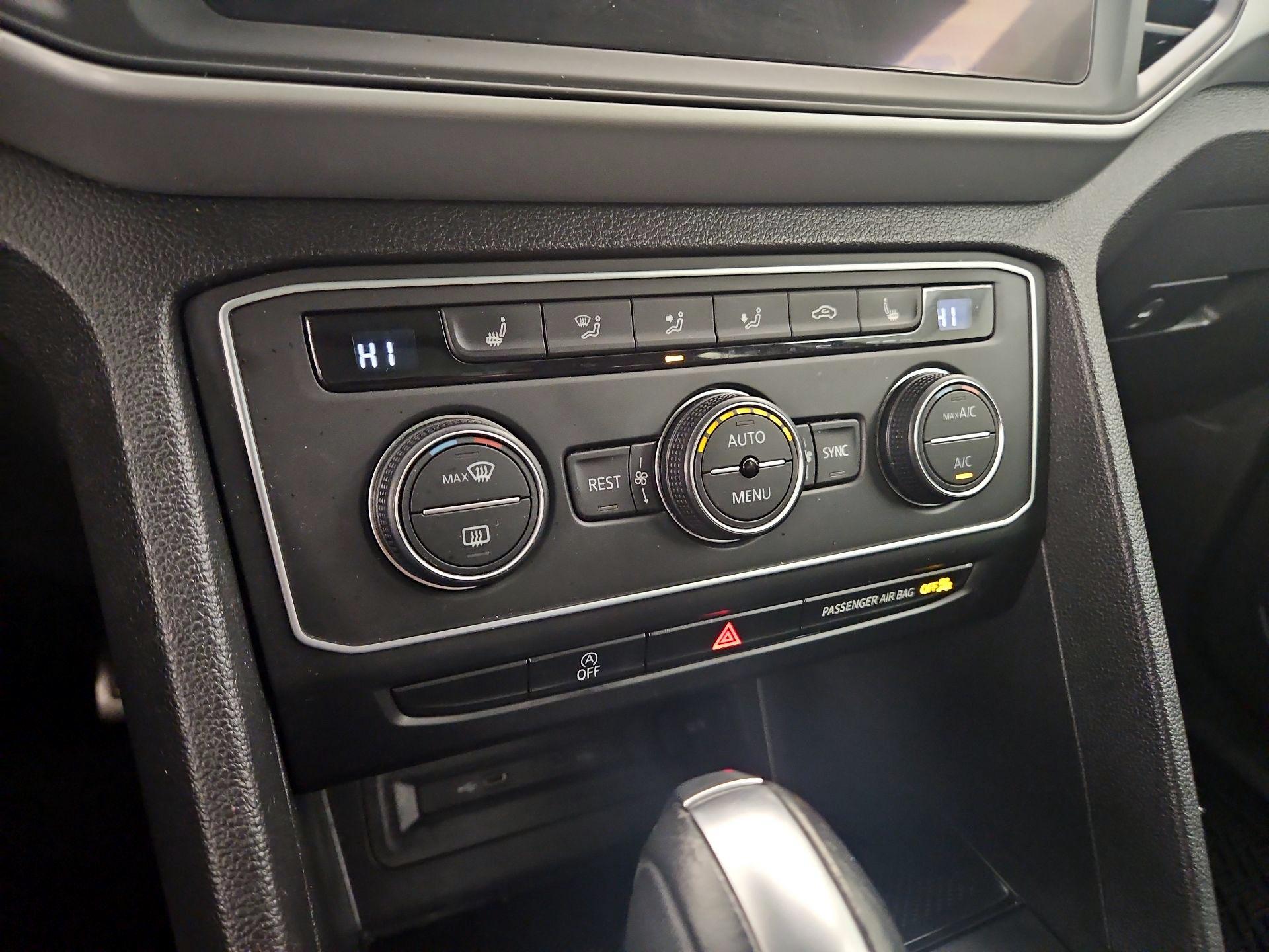 Thumbnail: 2021 Volkswagen Atlas - 16