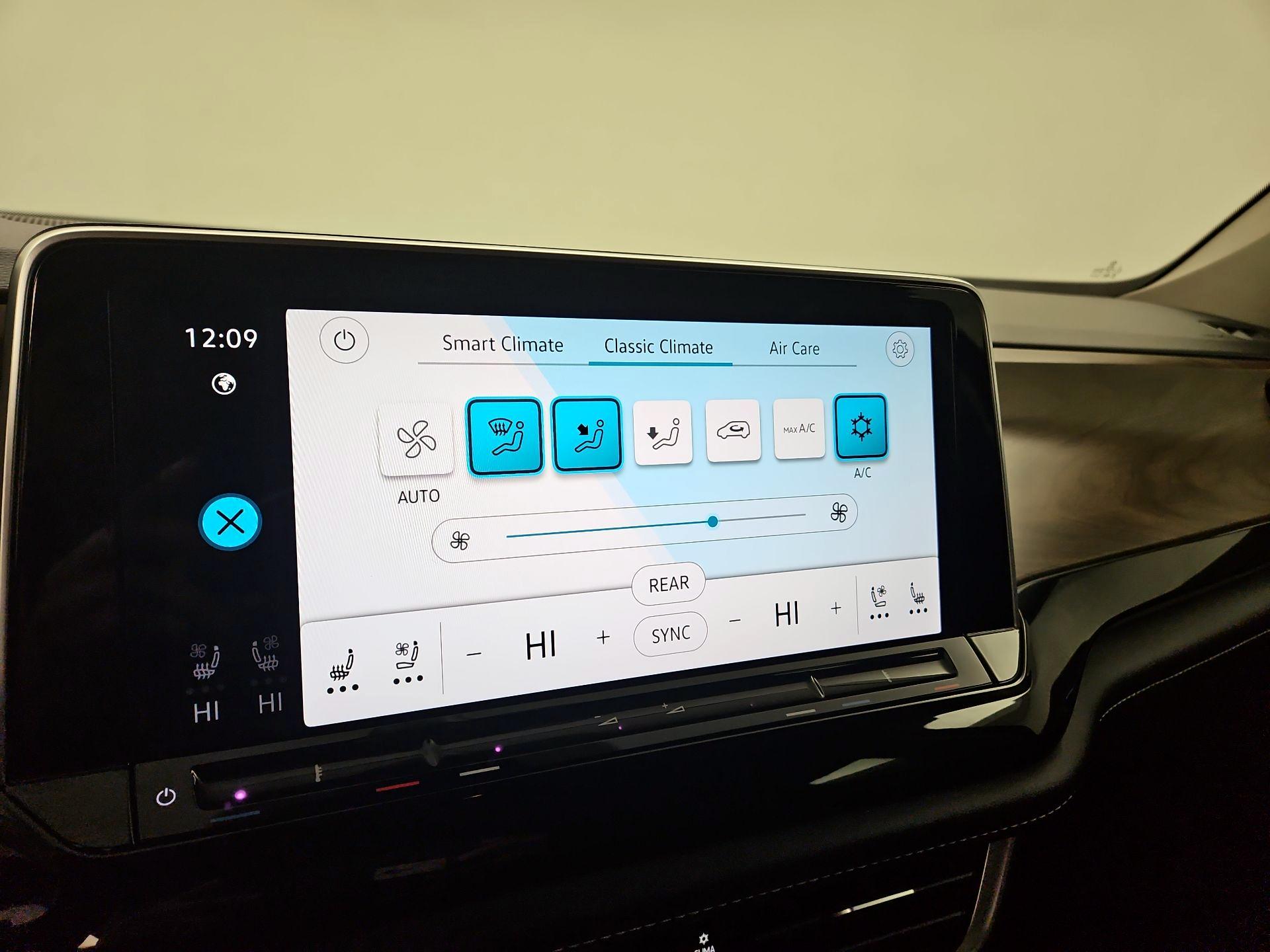 Thumbnail: 2024 Volkswagen Atlas - 16