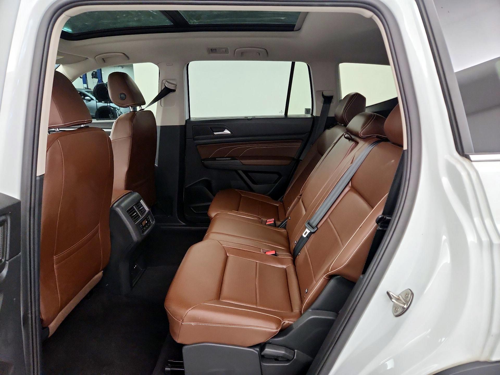 Thumbnail: 2023 Volkswagen Atlas - 20