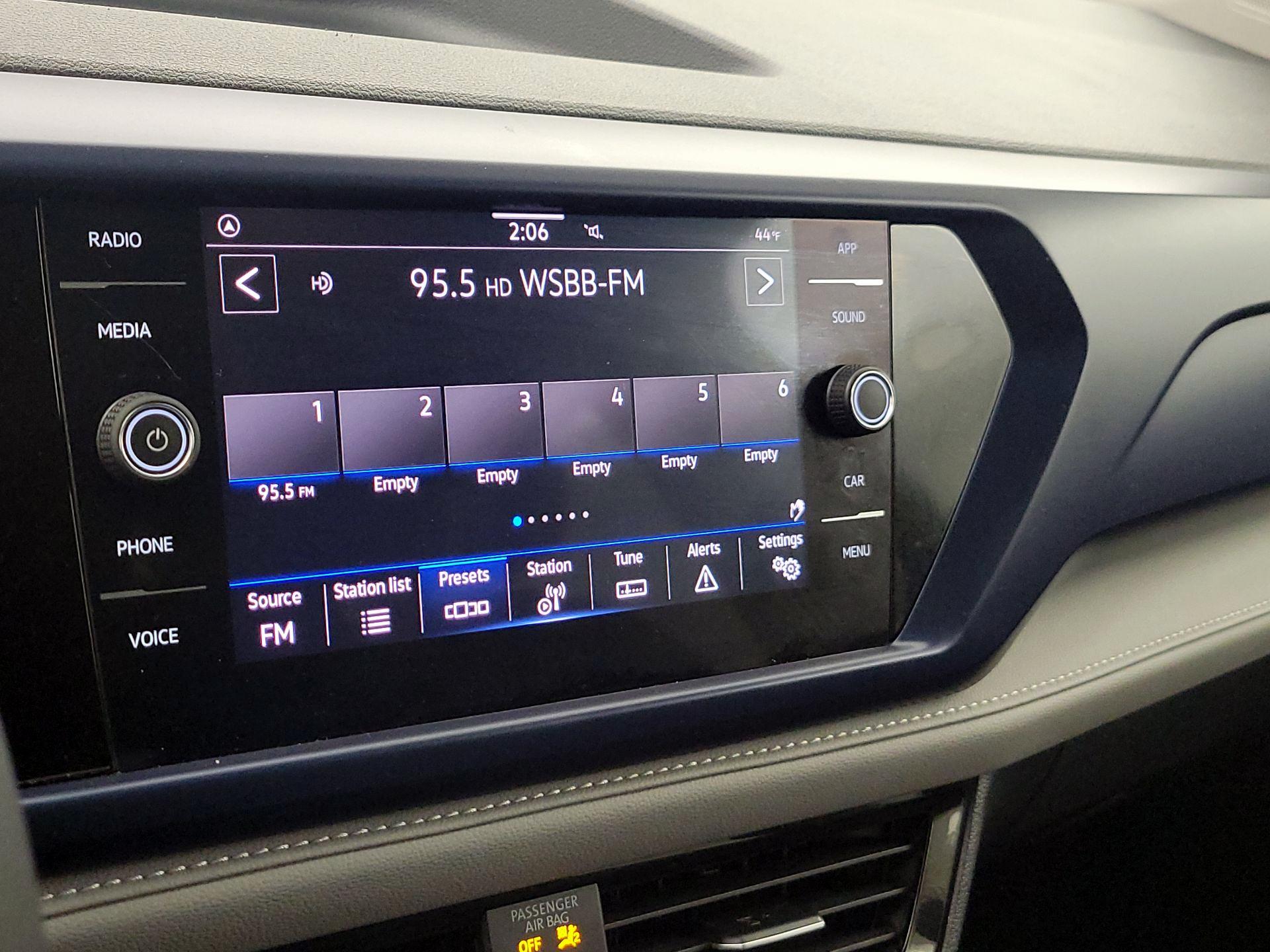 Thumbnail: 2024 Volkswagen Taos - 15