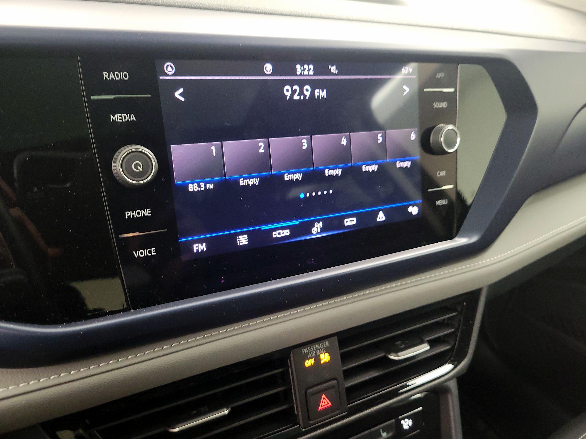 Thumbnail: 2024 Volkswagen Taos - 15