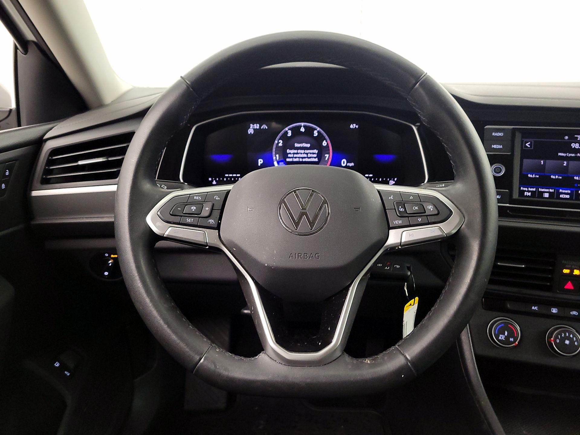 Thumbnail: 2024 Volkswagen Jetta - 10