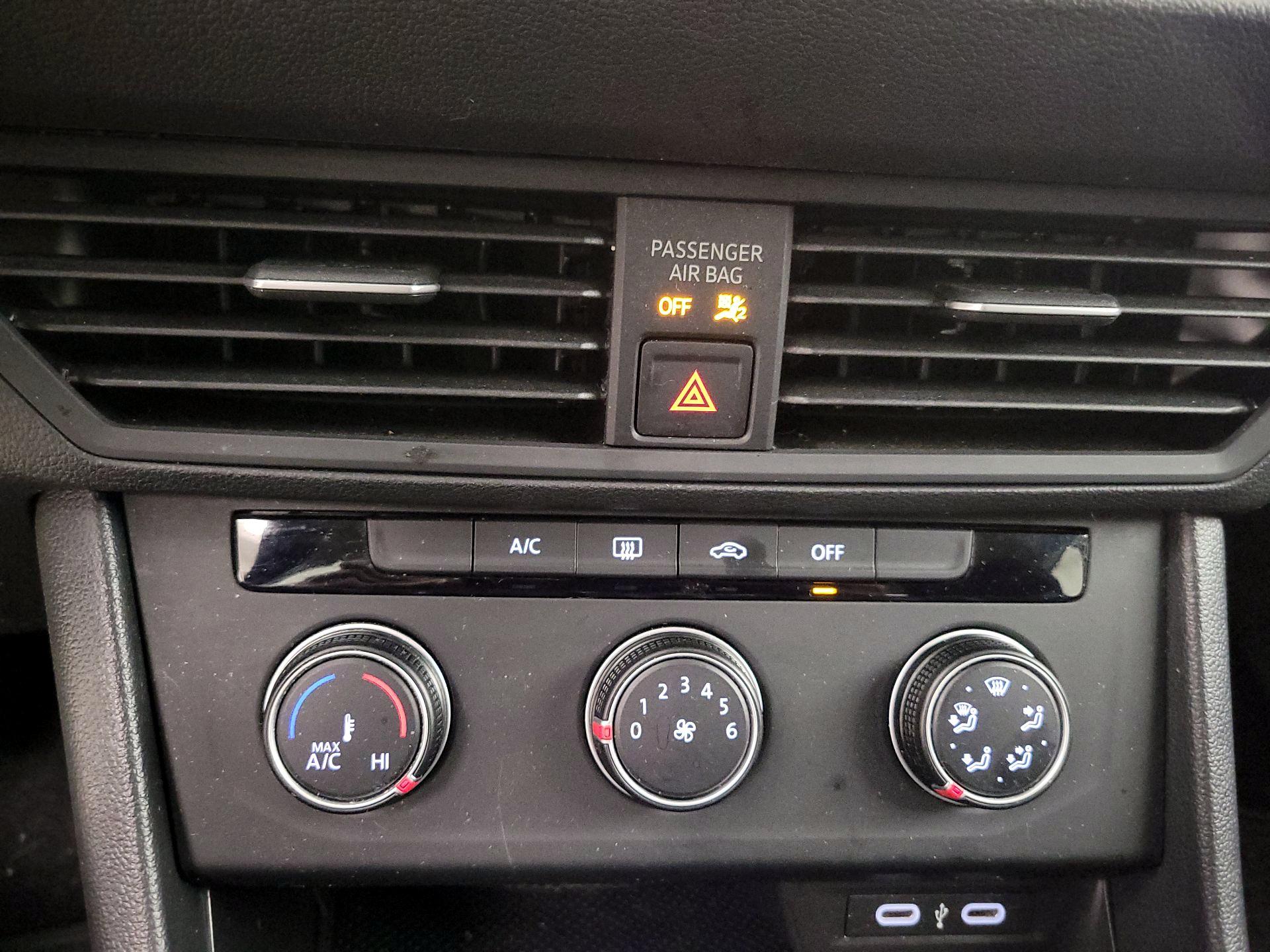 Thumbnail: 2024 Volkswagen Jetta - 16