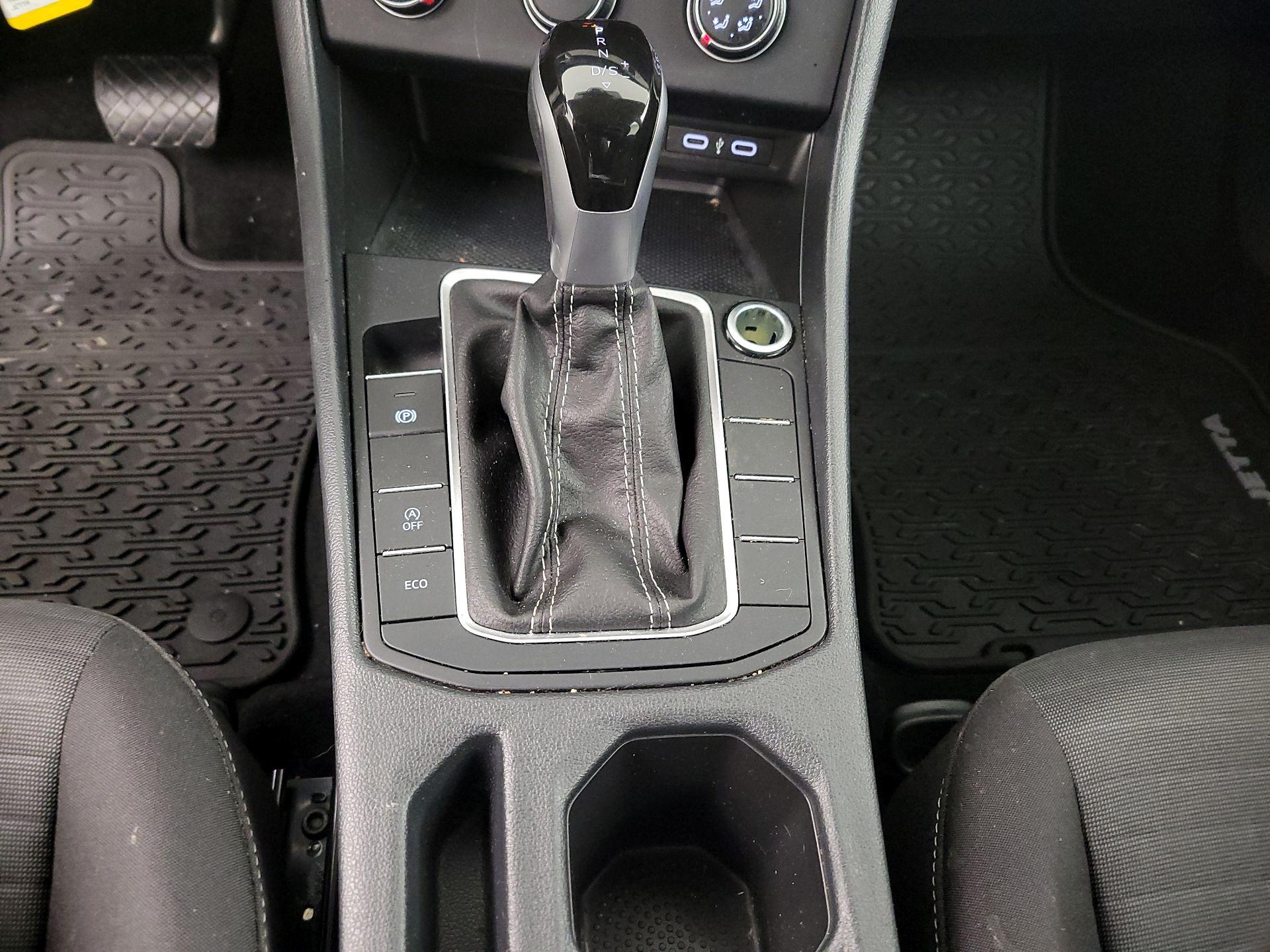 Thumbnail: 2024 Volkswagen Jetta - 17