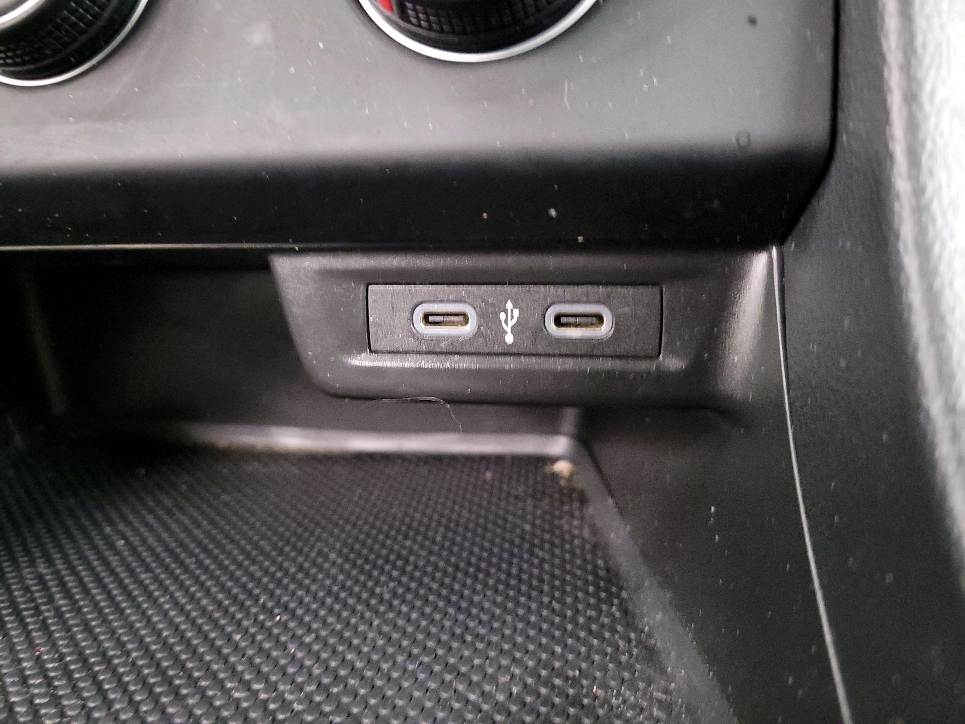 Thumbnail: 2024 Volkswagen Jetta - 18