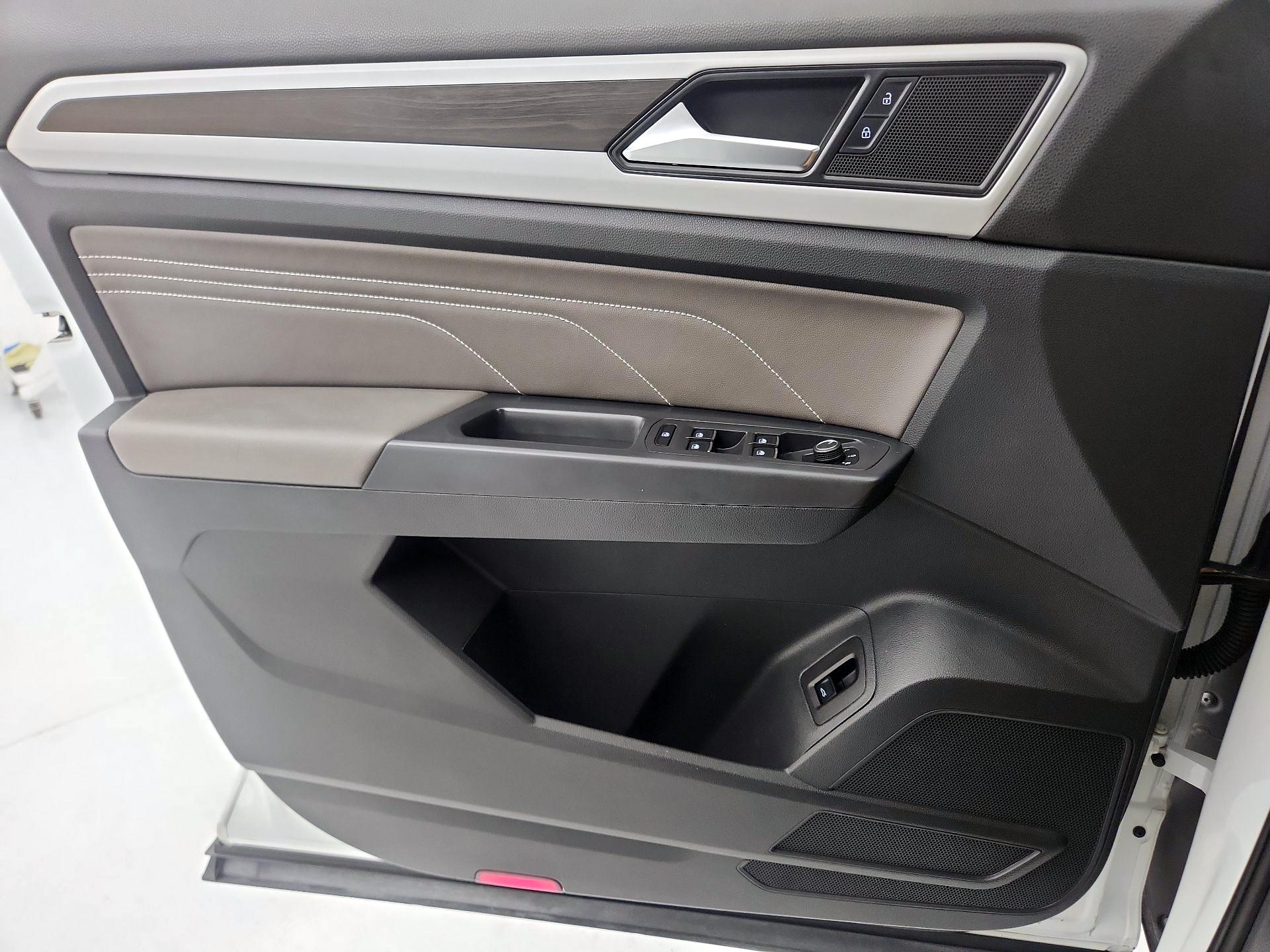 Thumbnail: 2021 Volkswagen Atlas - 12