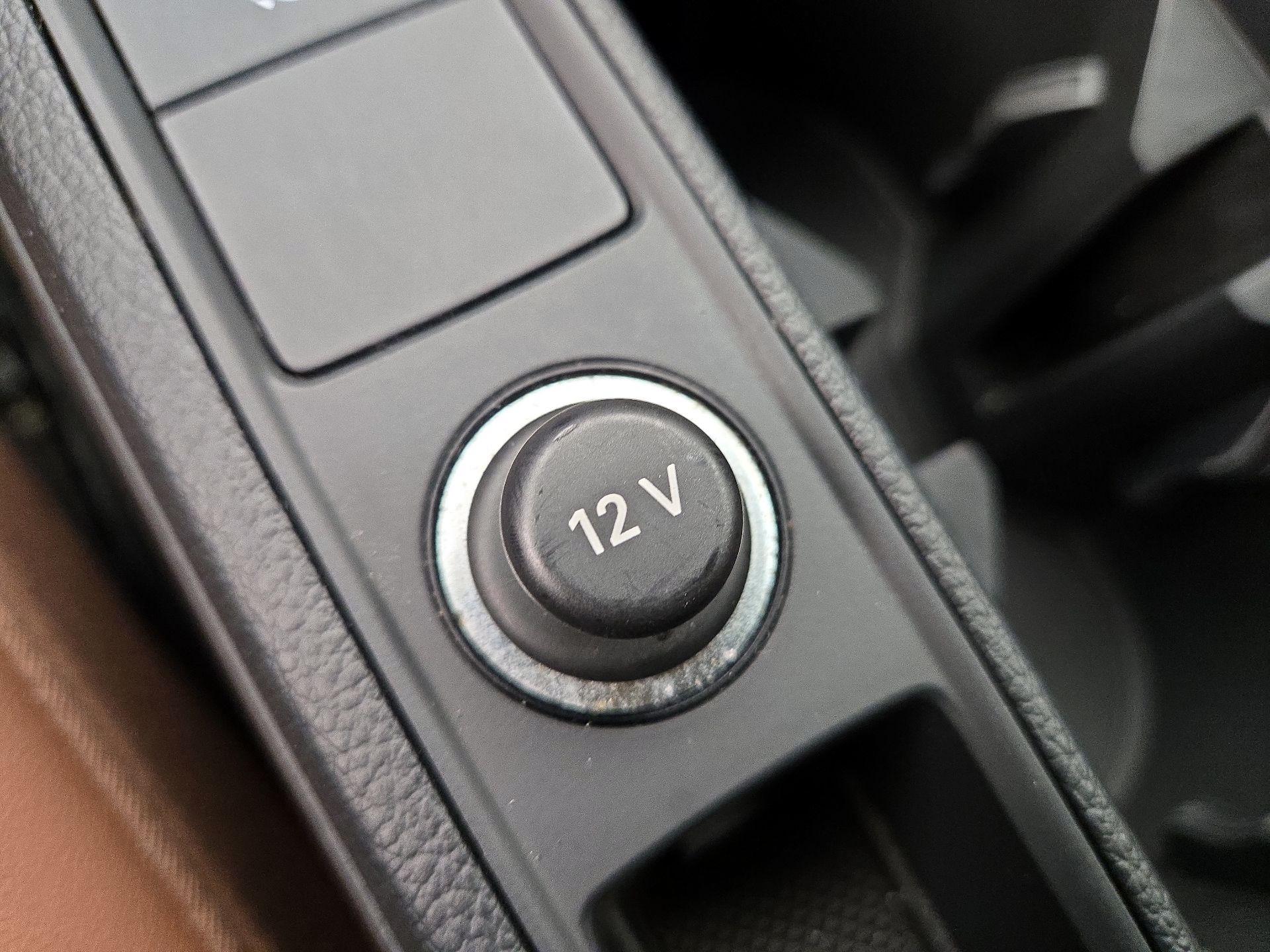 Thumbnail: 2023 Audi Q3 - 19