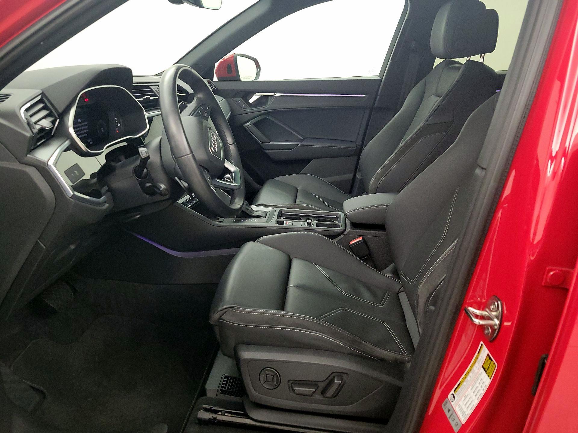 Thumbnail: 2023 Audi Q3 - 11