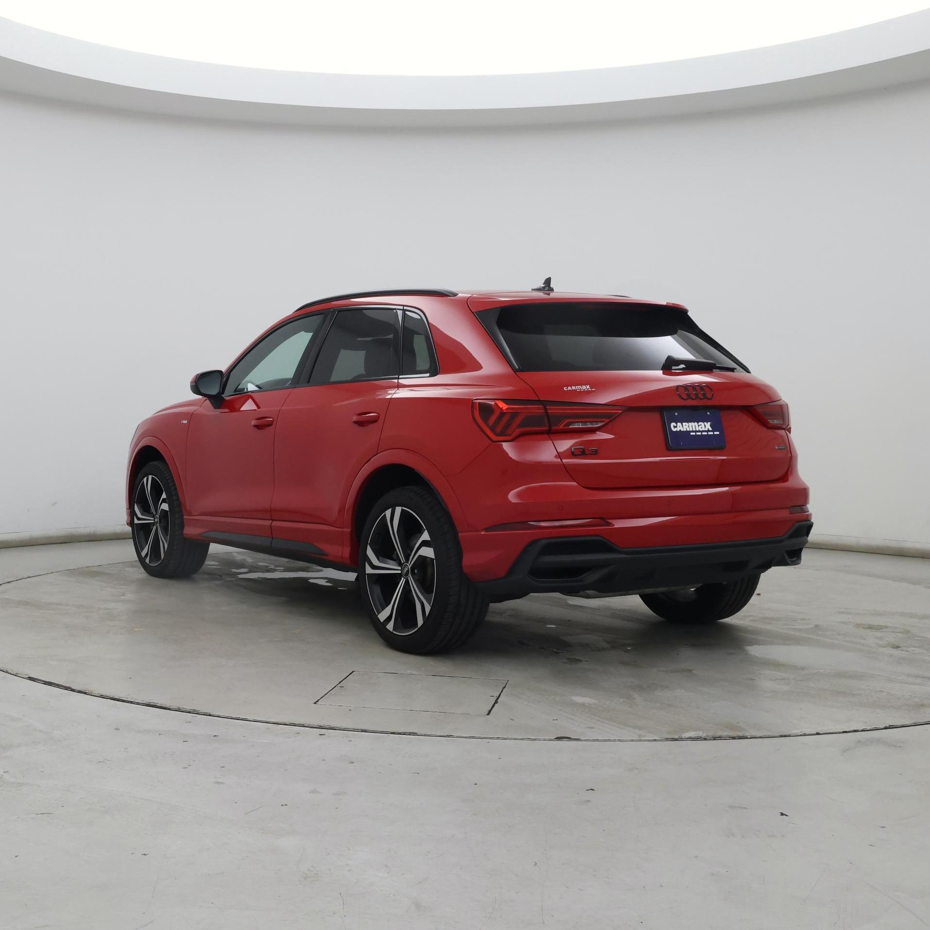 Thumbnail: 2023 Audi Q3 - 2