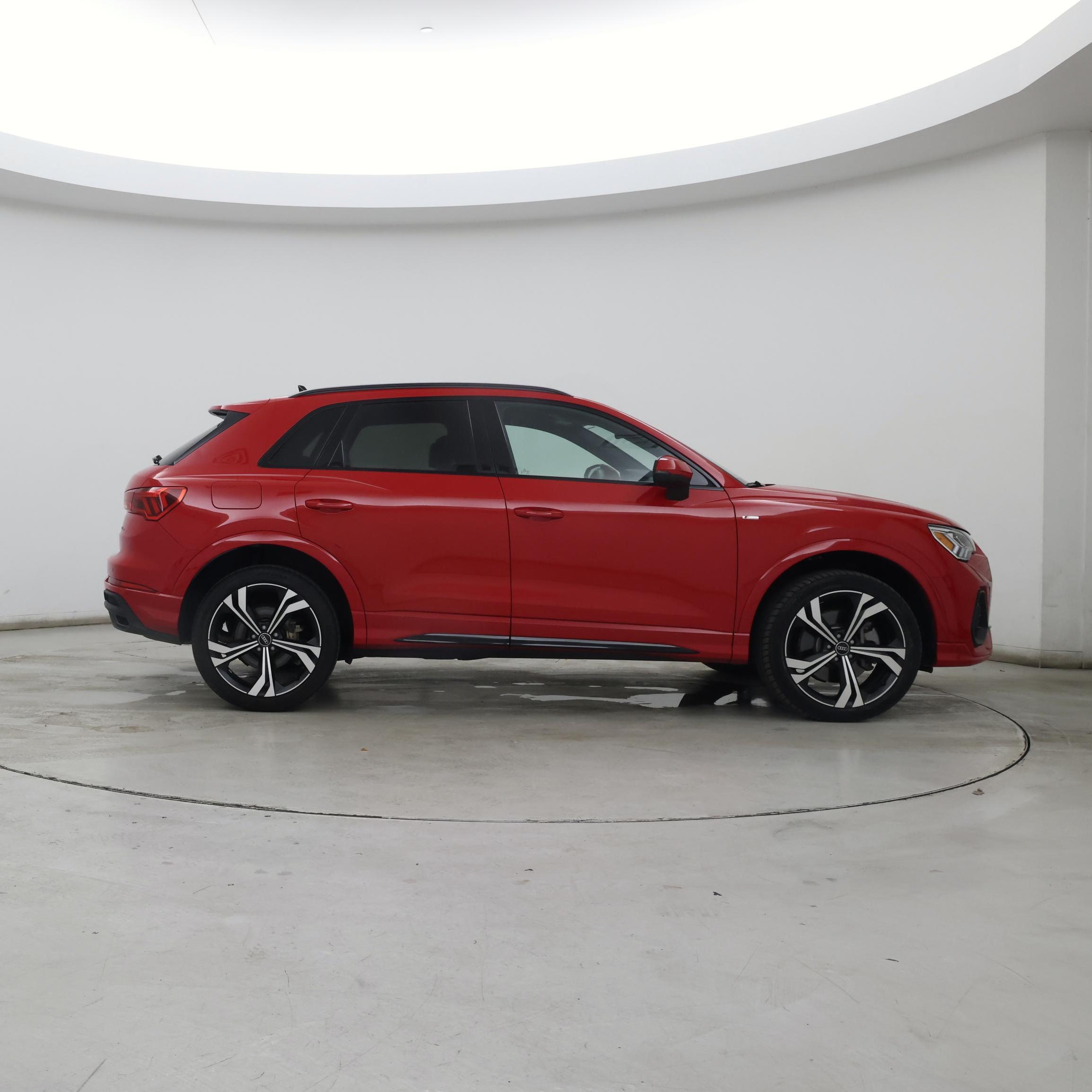 Thumbnail: 2023 Audi Q3 - 7