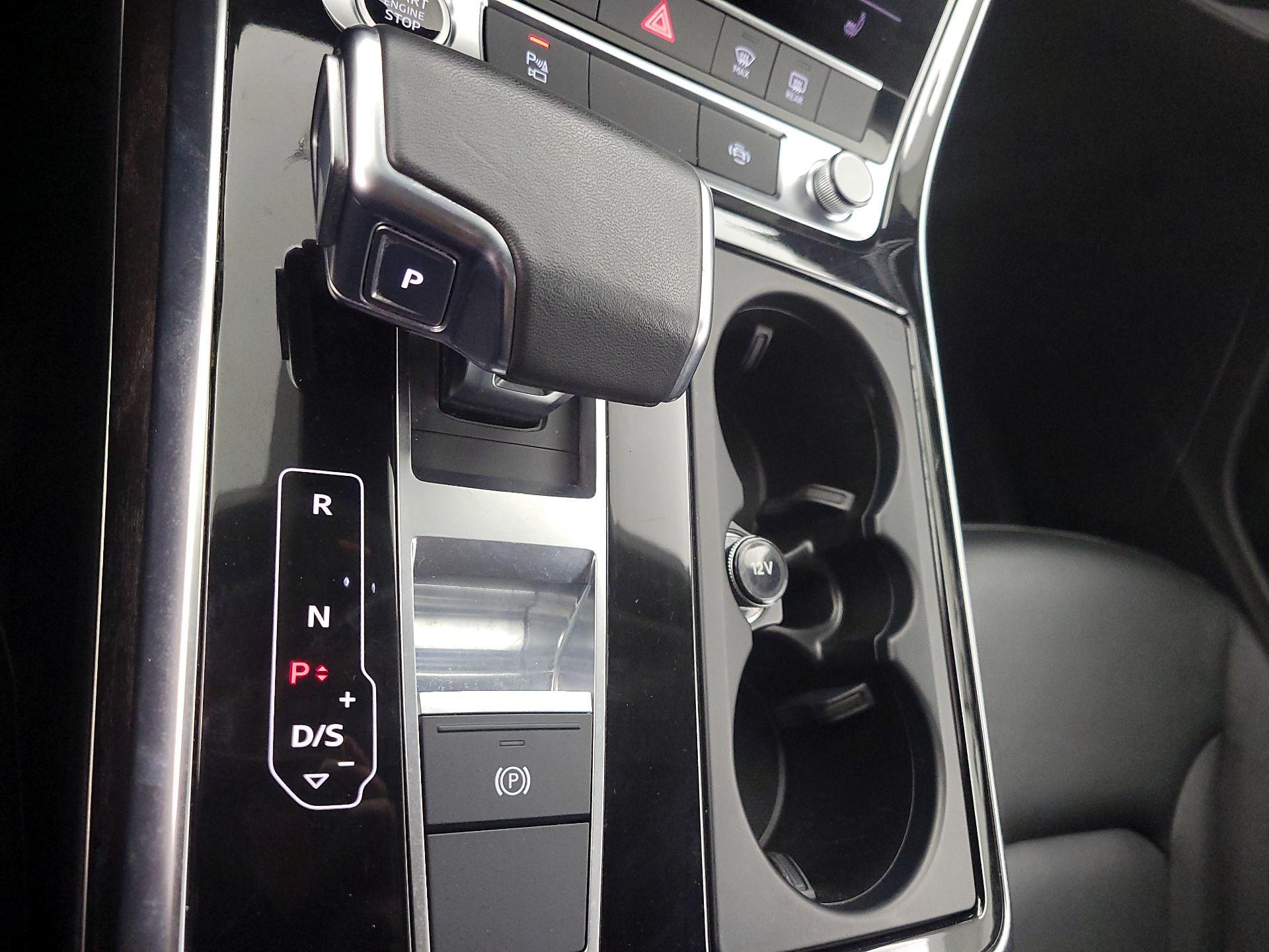 Thumbnail: 2023 Audi Q8 - 18