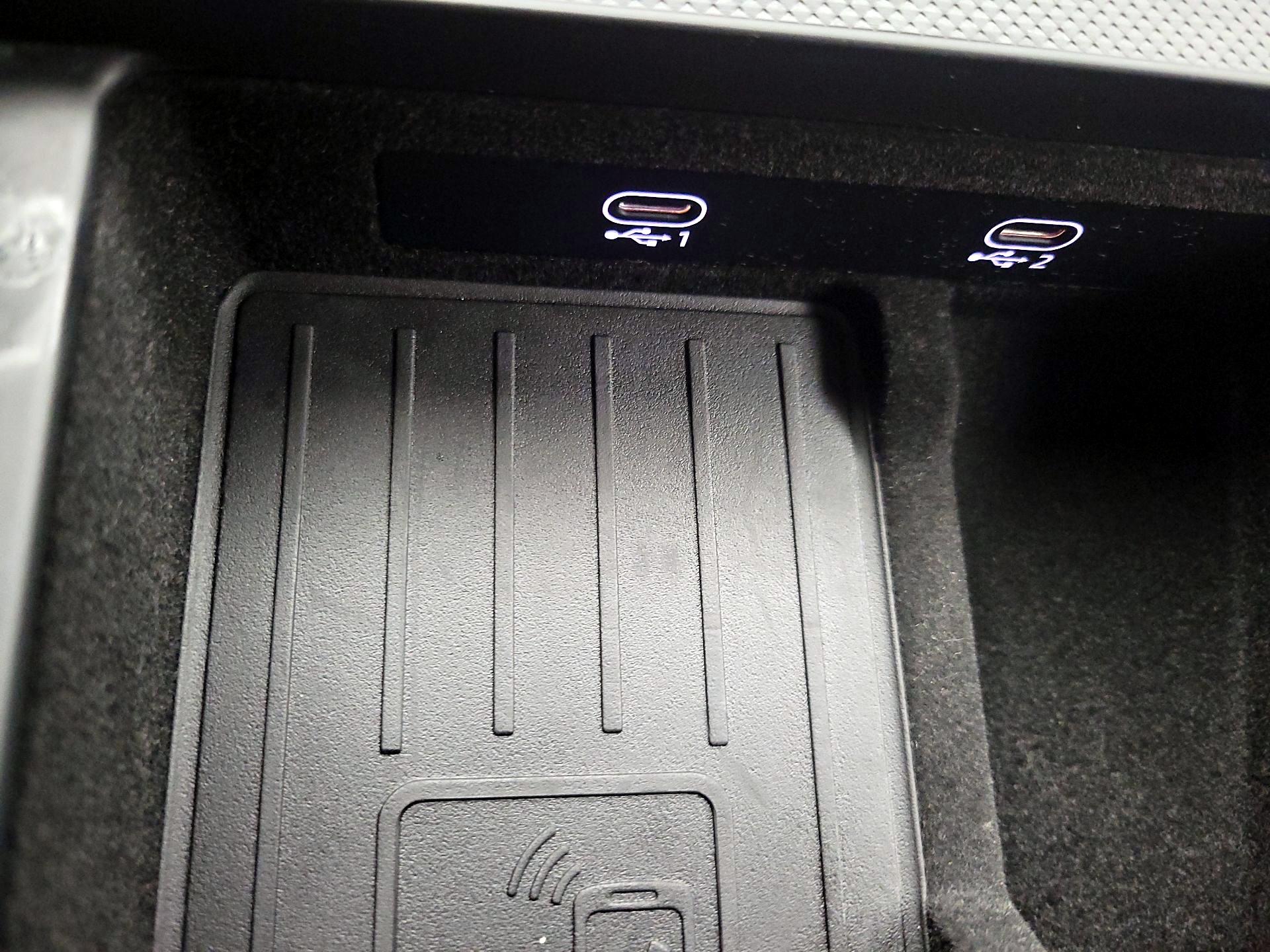 Thumbnail: 2023 Audi Q8 - 19