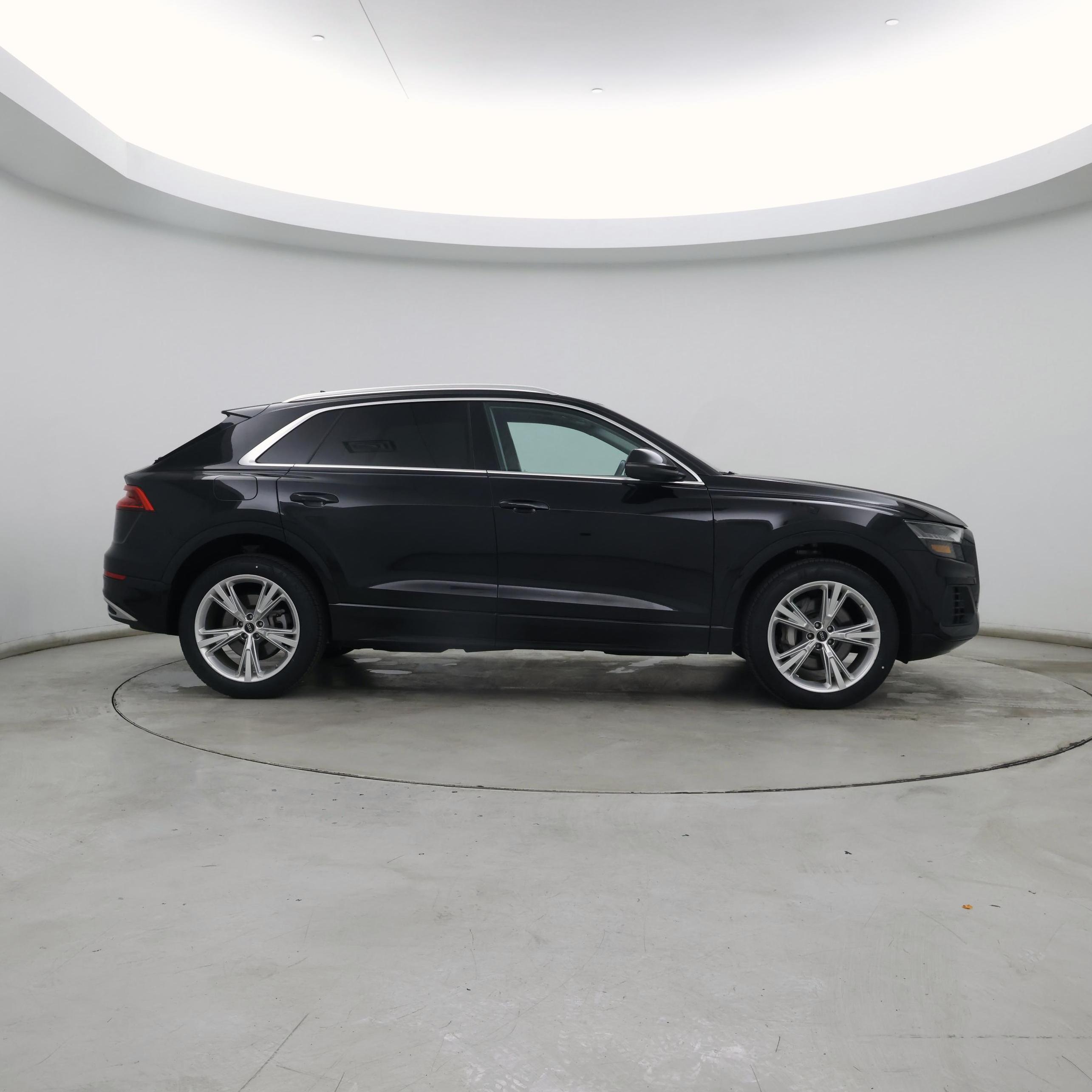 Thumbnail: 2023 Audi Q8 - 7