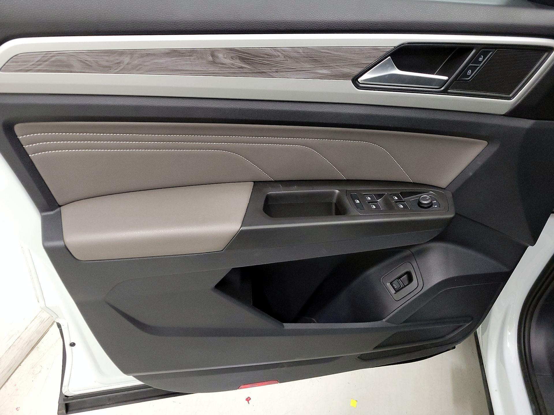 Thumbnail: 2023 Volkswagen Atlas - 12