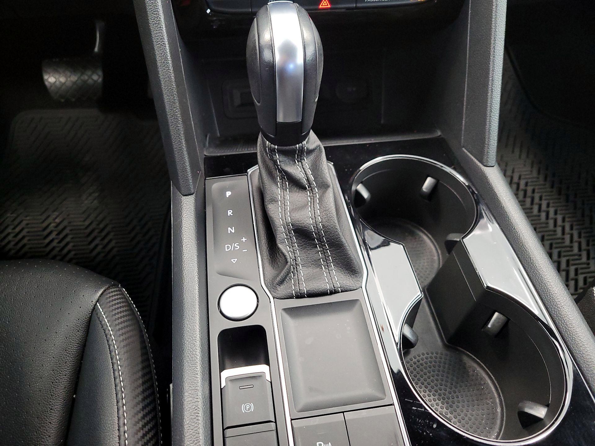 Thumbnail: 2023 Volkswagen Atlas - 17