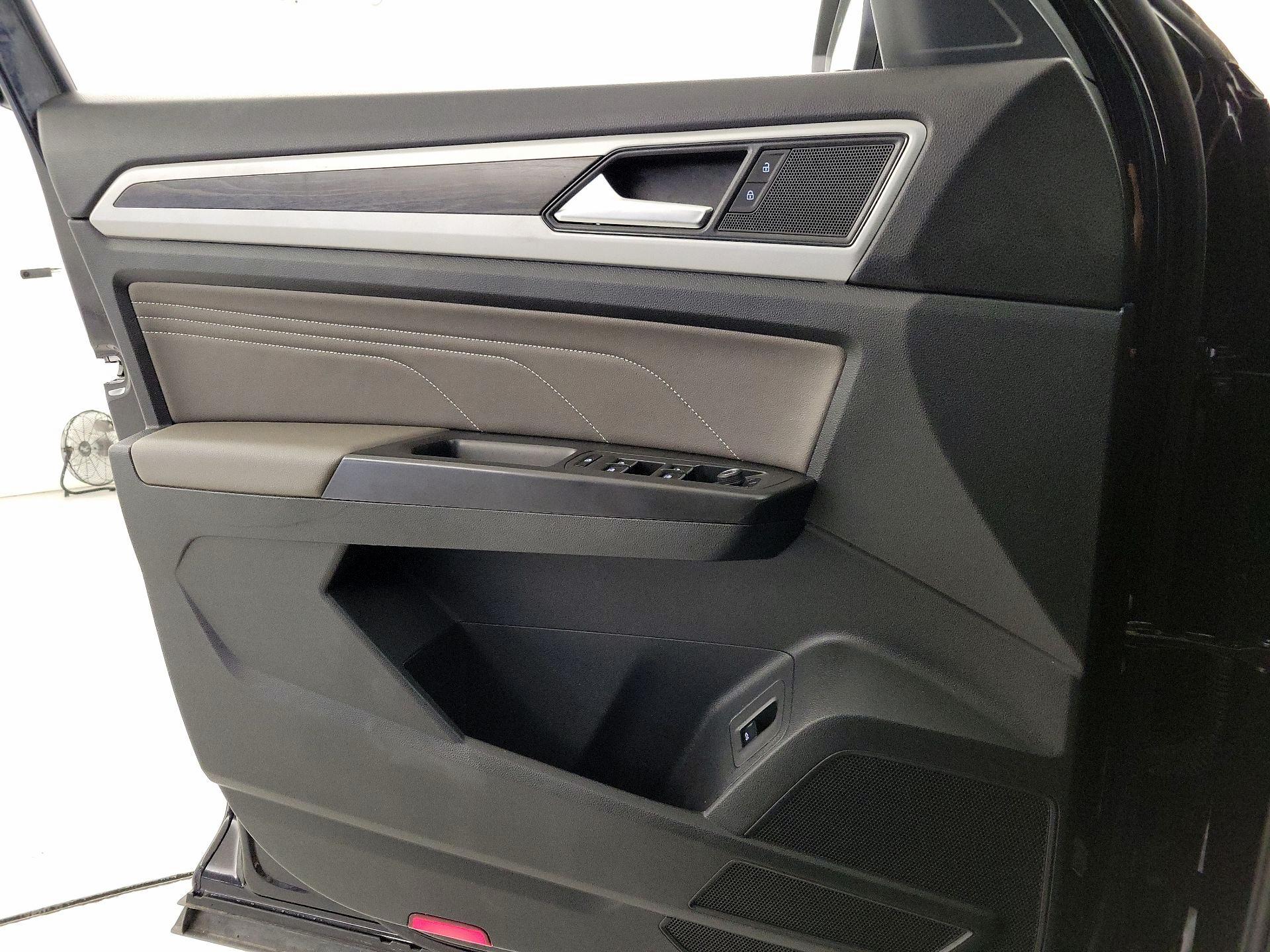 Thumbnail: 2023 Volkswagen Atlas - 12