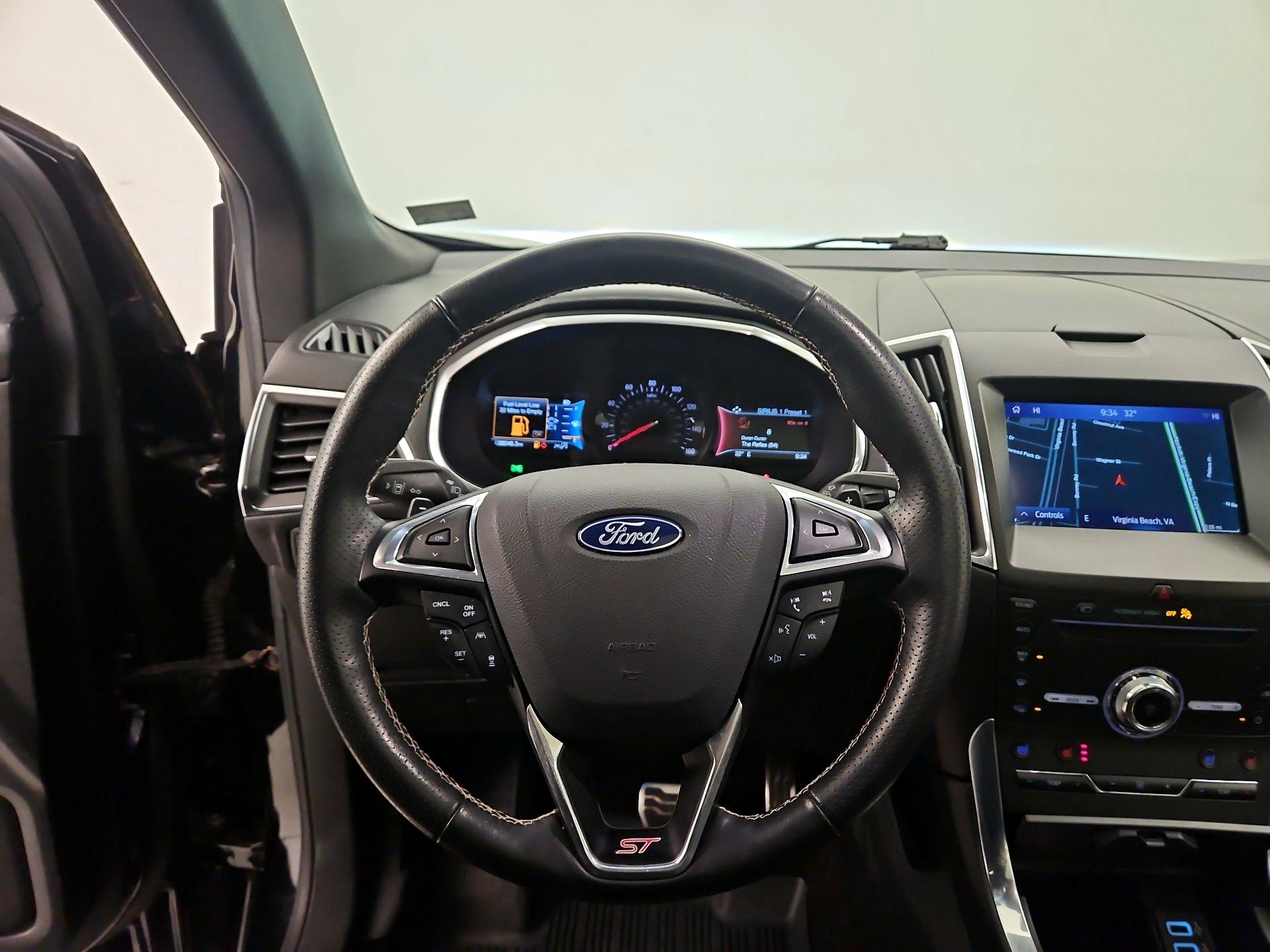 Thumbnail: 2019 Ford Edge - 10