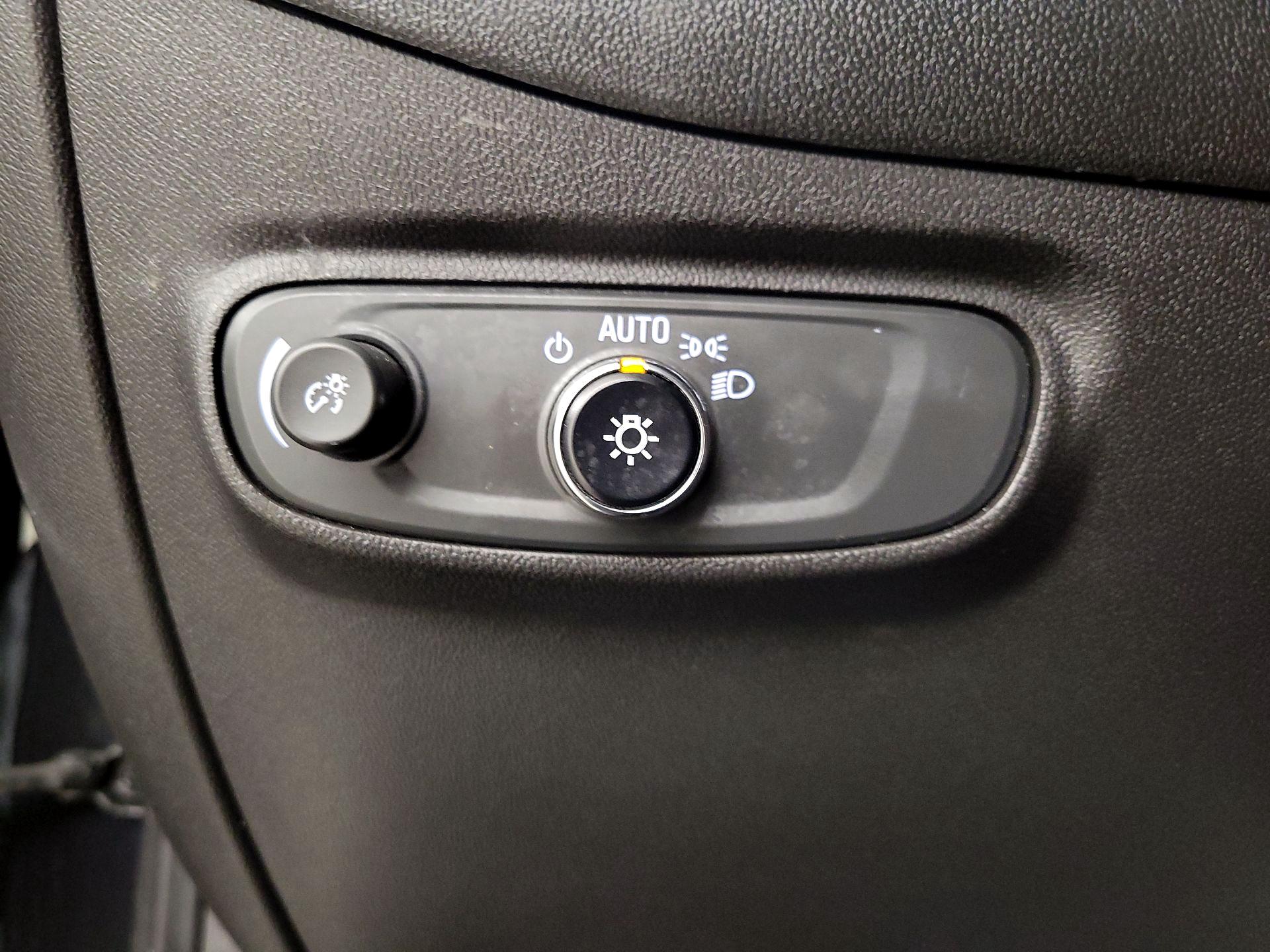 Thumbnail: 2022 Chevrolet Equinox - 13