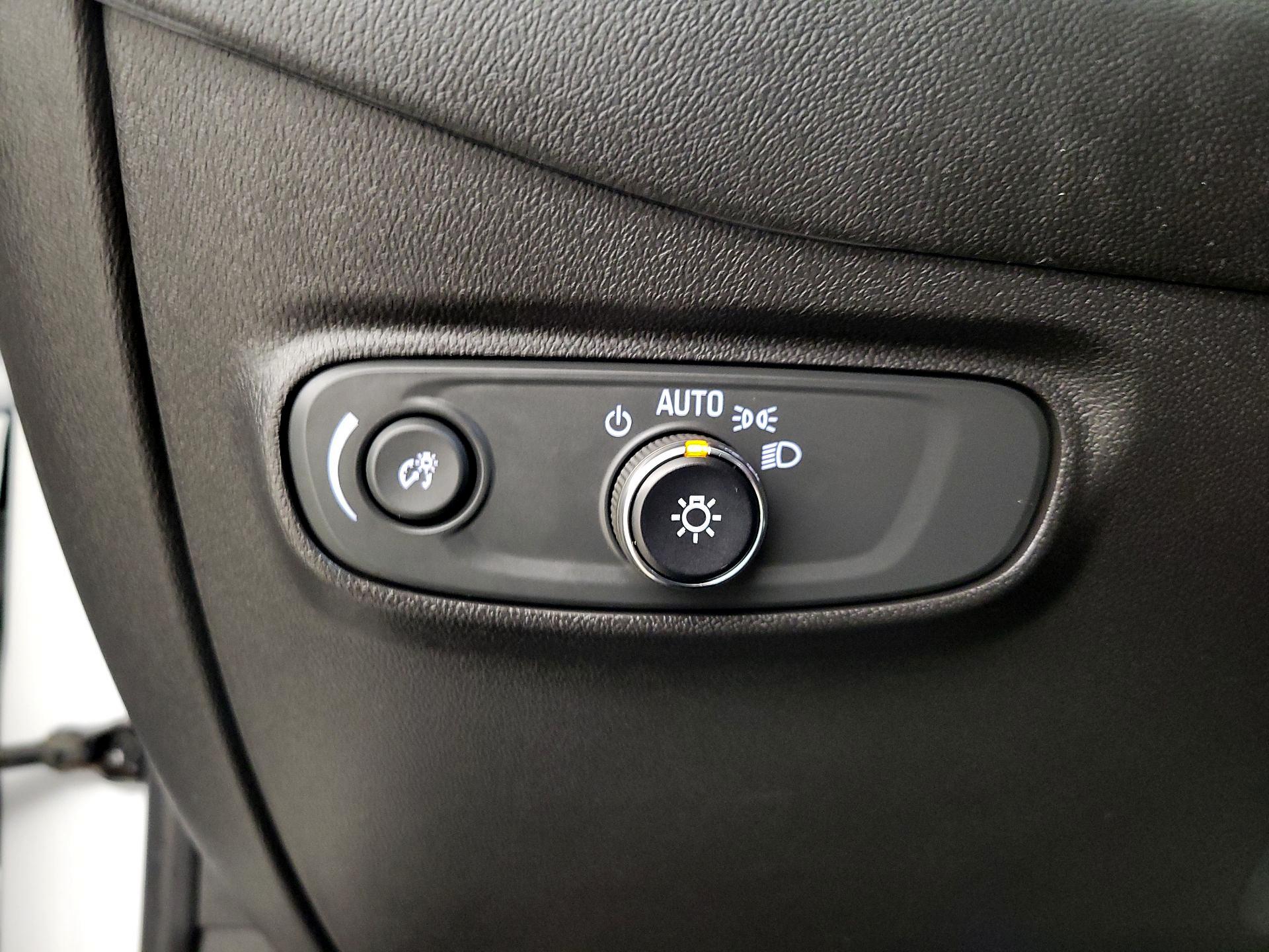 Thumbnail: 2022 Chevrolet Equinox - 13