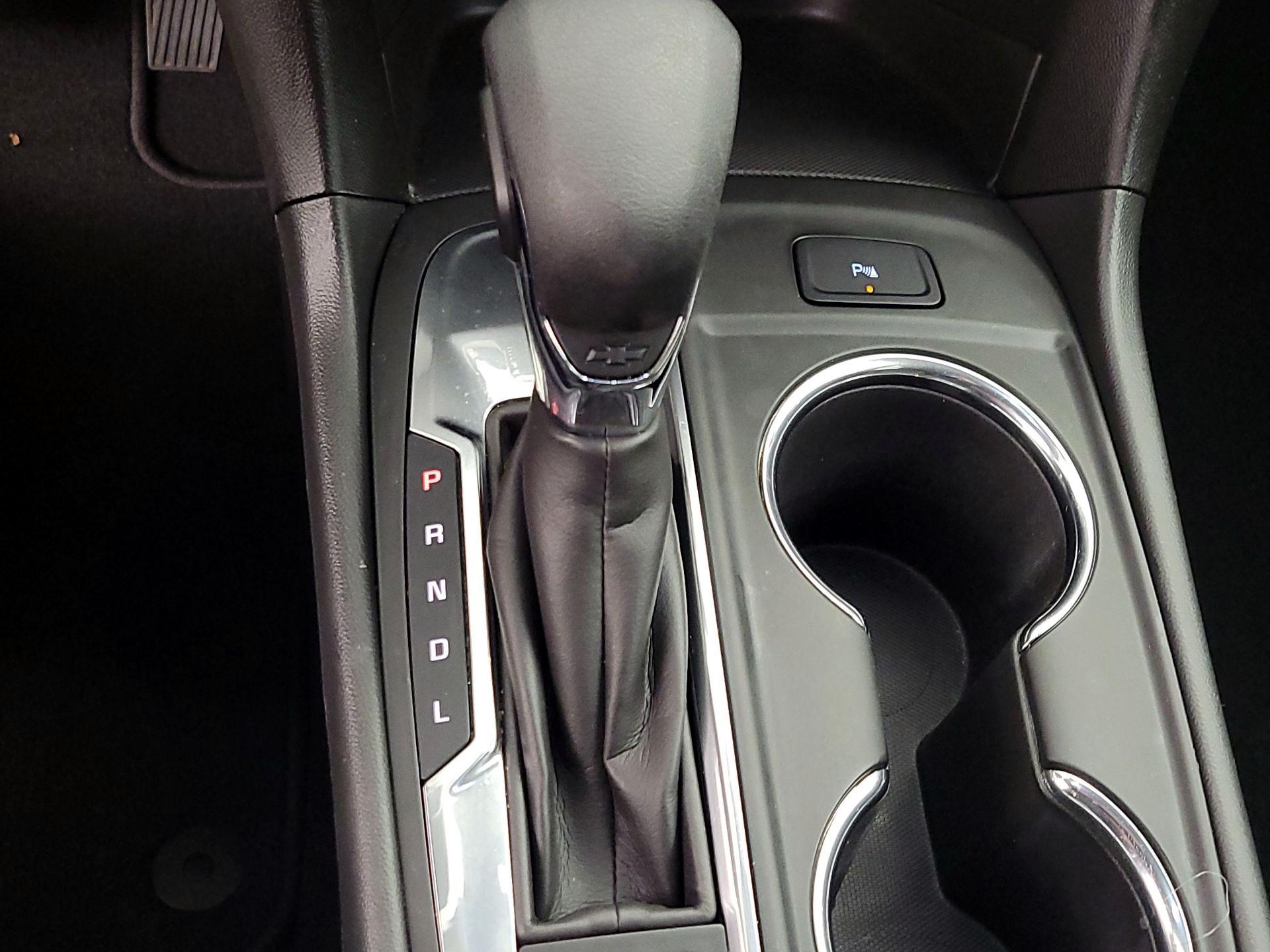 Thumbnail: 2022 Chevrolet Equinox - 17