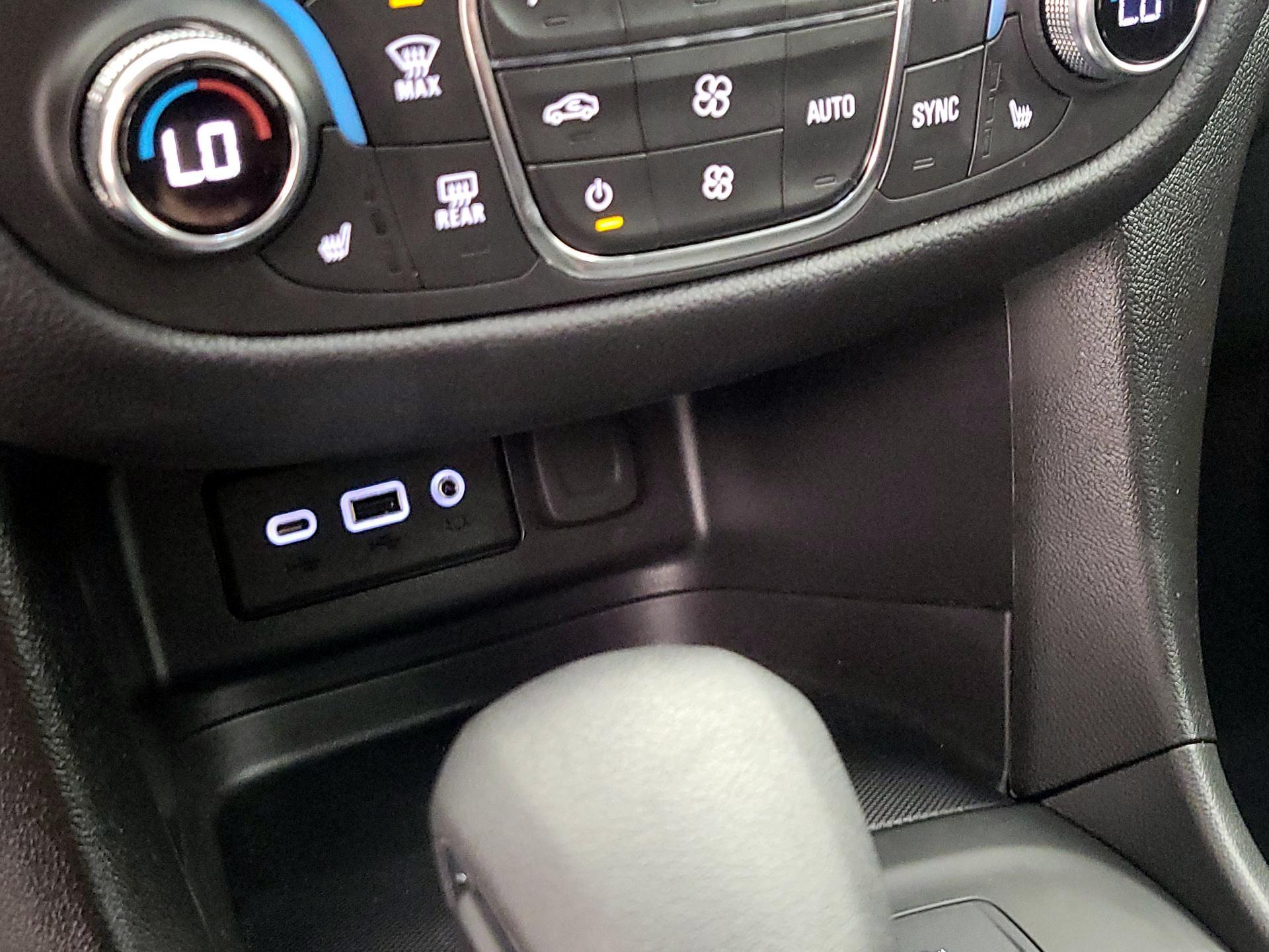 Thumbnail: 2022 Chevrolet Equinox - 18