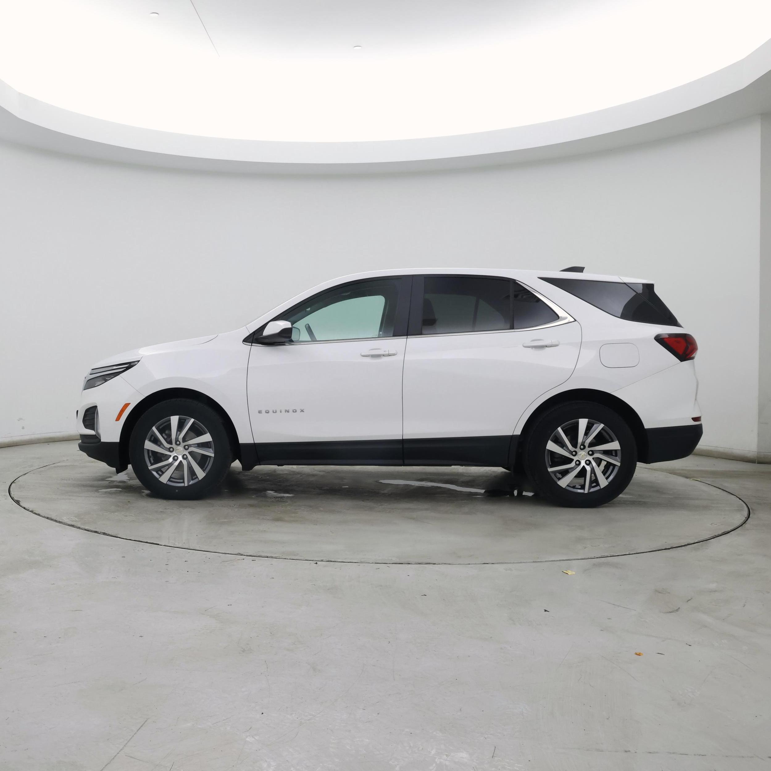 Thumbnail: 2022 Chevrolet Equinox - 3