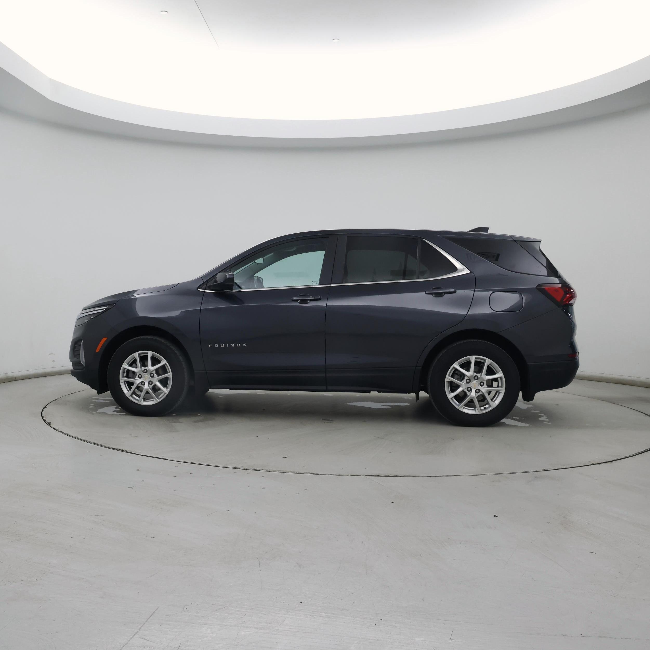 Thumbnail: 2023 Chevrolet Equinox - 3