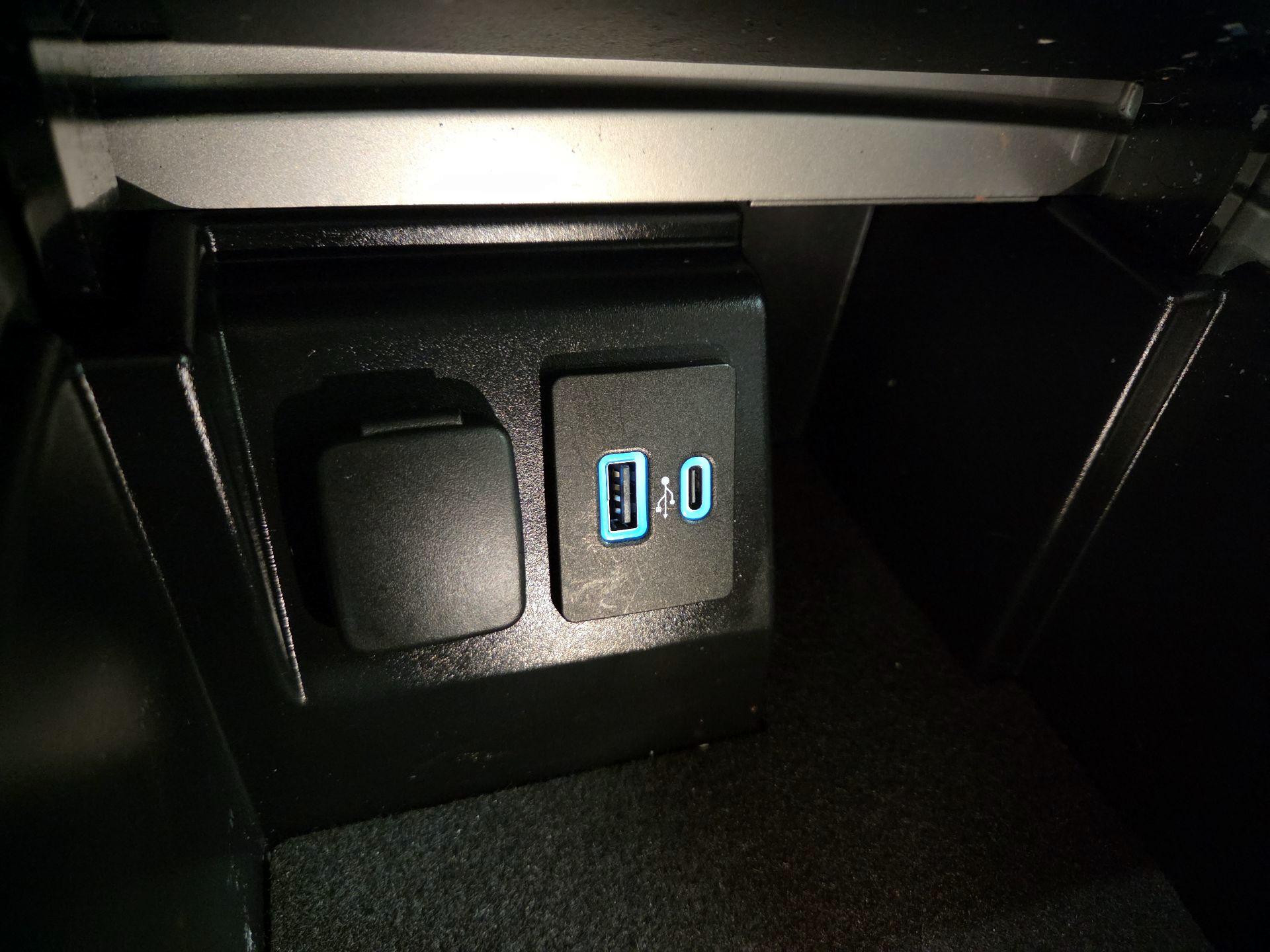 Thumbnail: 2023 Ford Explorer - 18