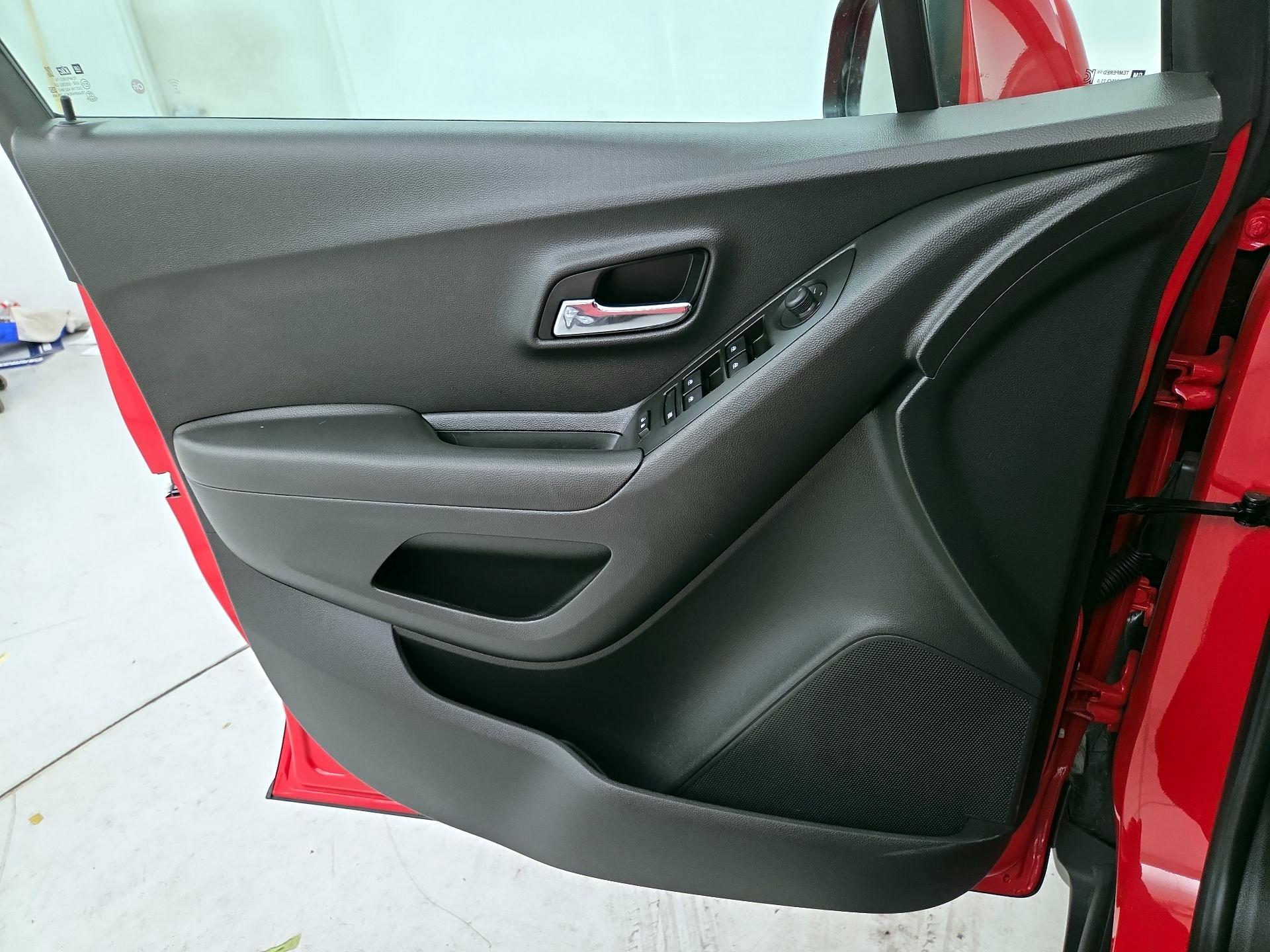 Thumbnail: 2020 Chevrolet Trax - 12