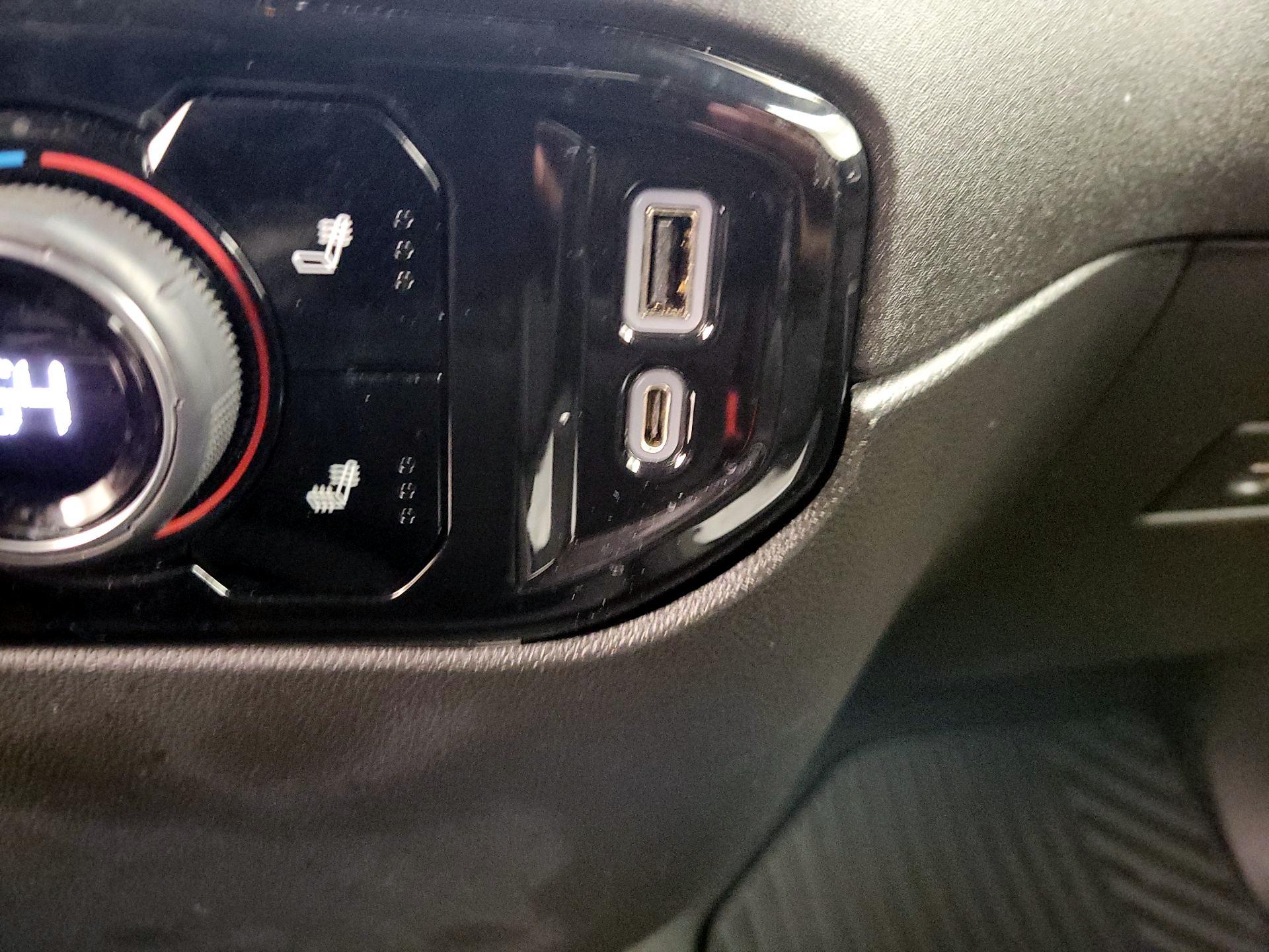 Thumbnail: 2022 Chevrolet Silverado 1500 - 19