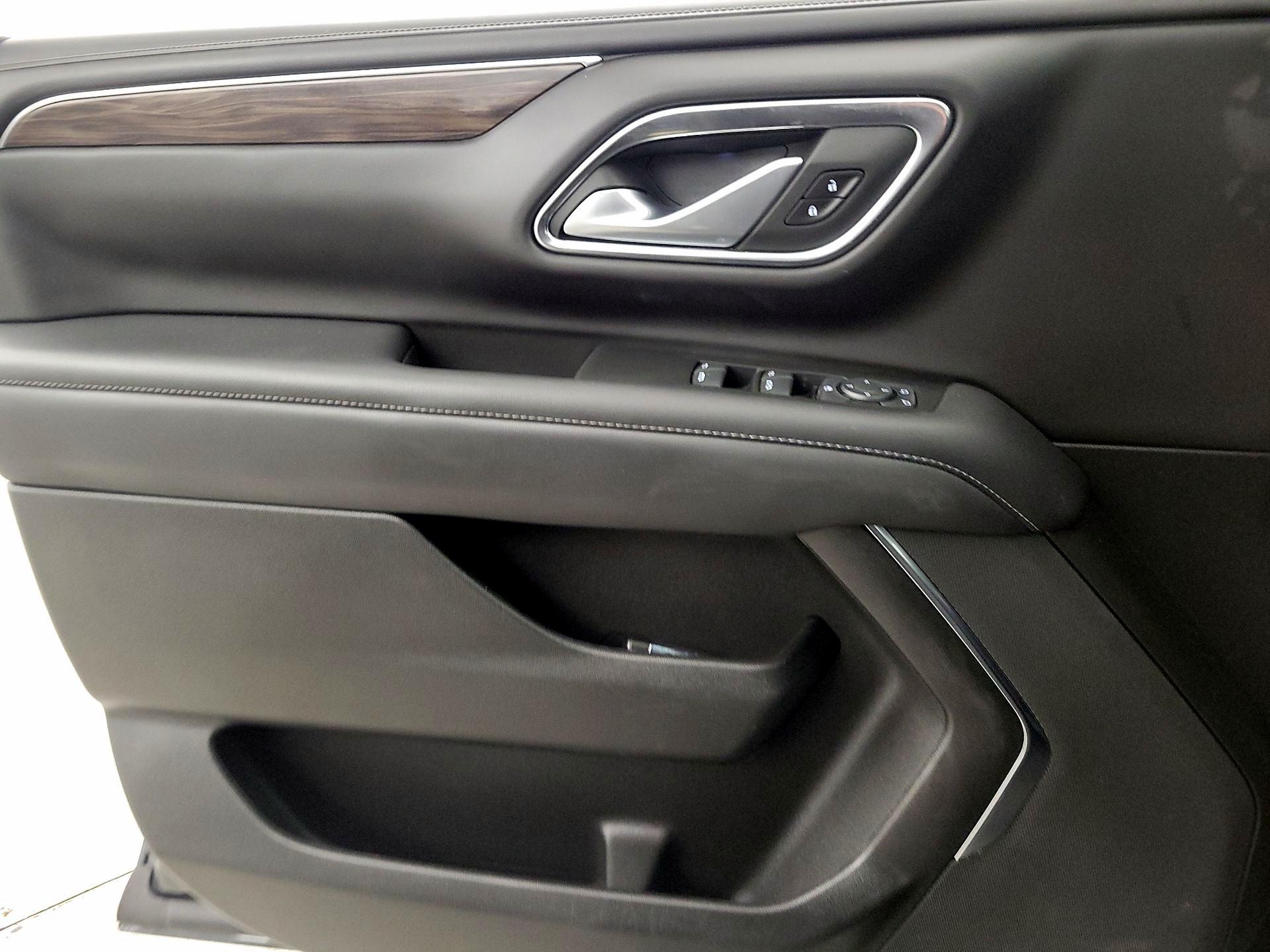 Thumbnail: 2022 Chevrolet Suburban - 12