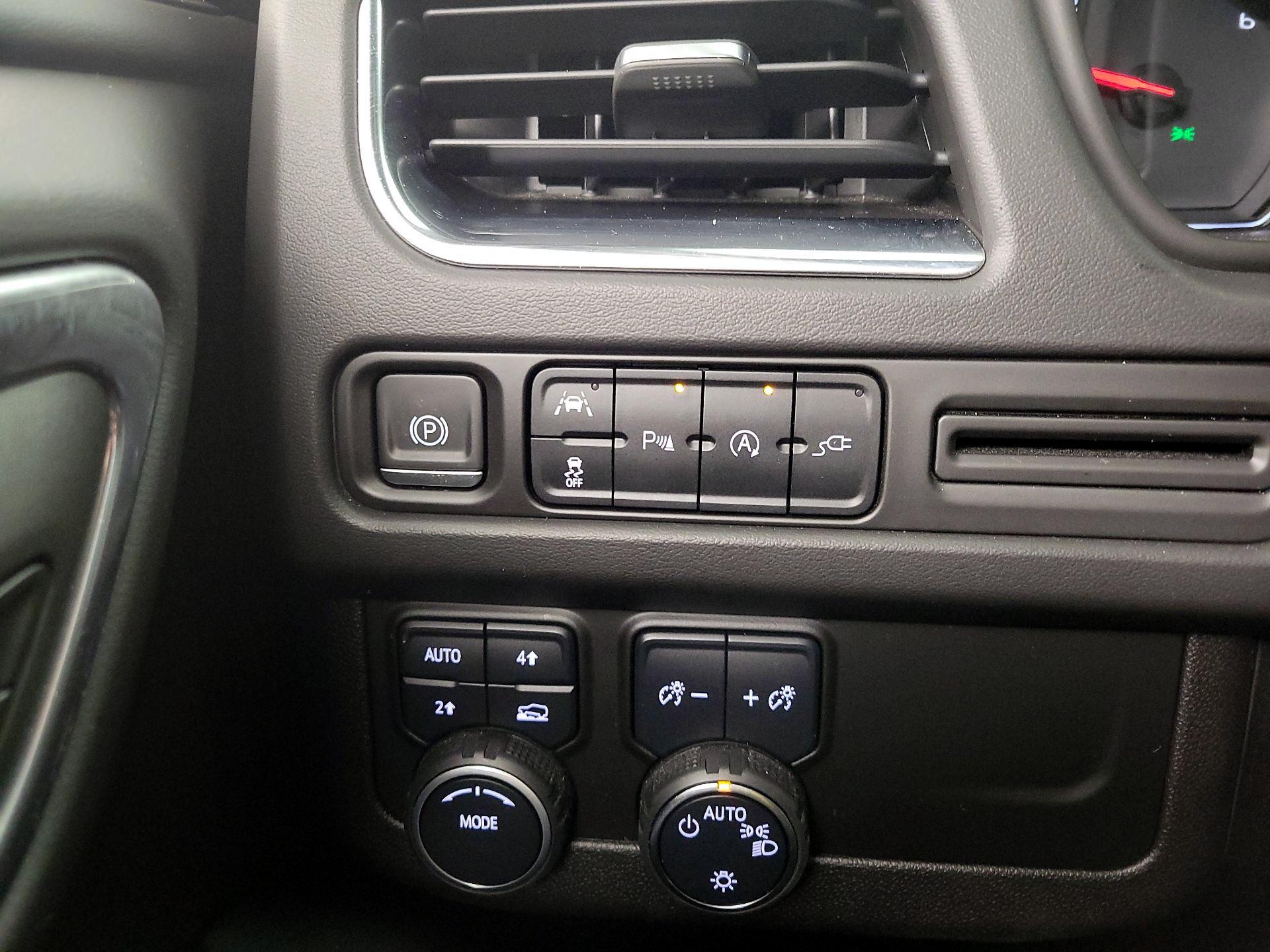 Thumbnail: 2022 Chevrolet Suburban - 13