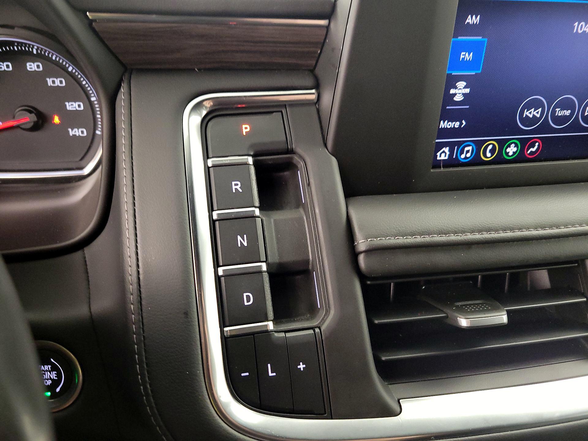 Thumbnail: 2022 Chevrolet Suburban - 17