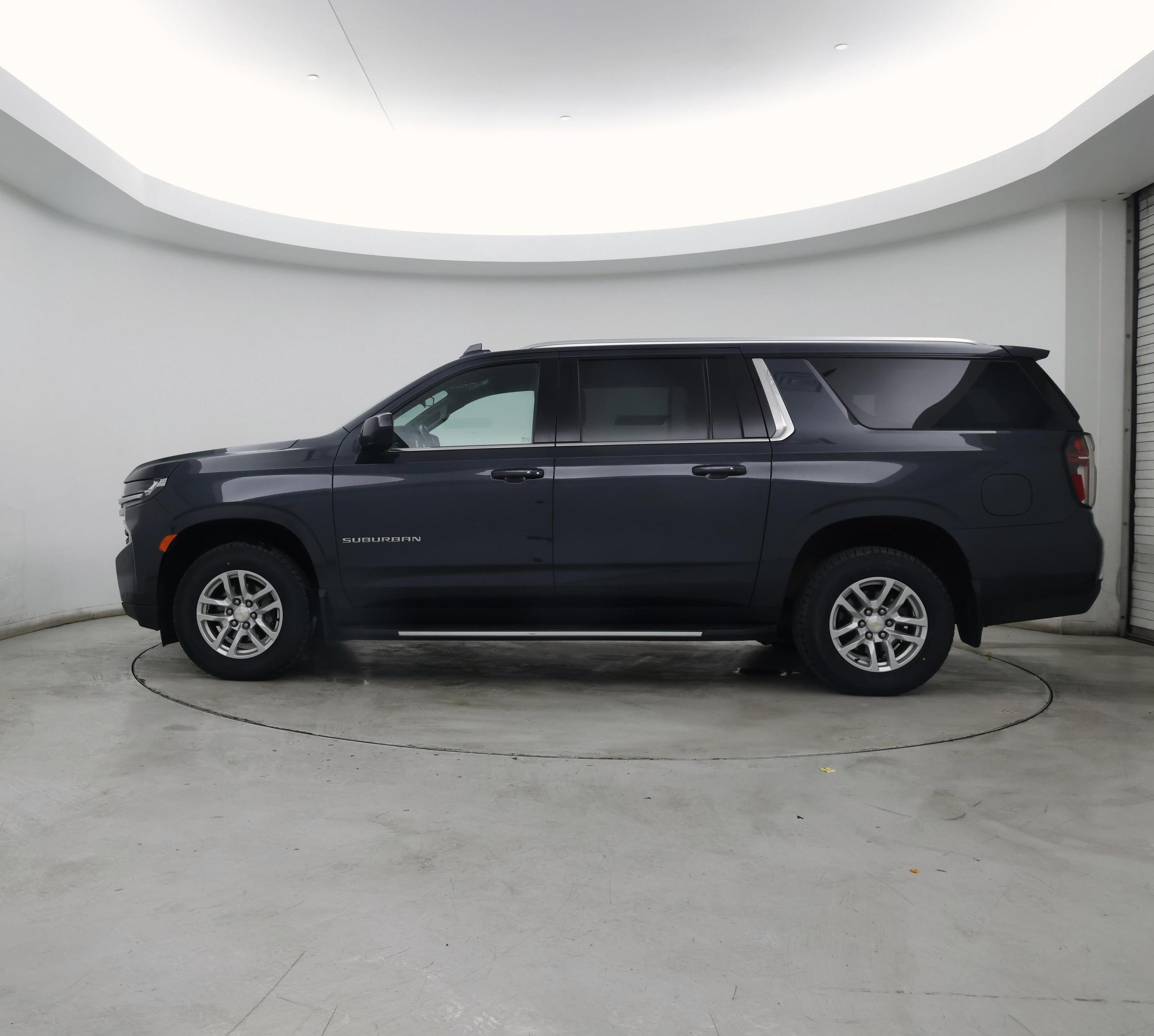 Thumbnail: 2022 Chevrolet Suburban - 3