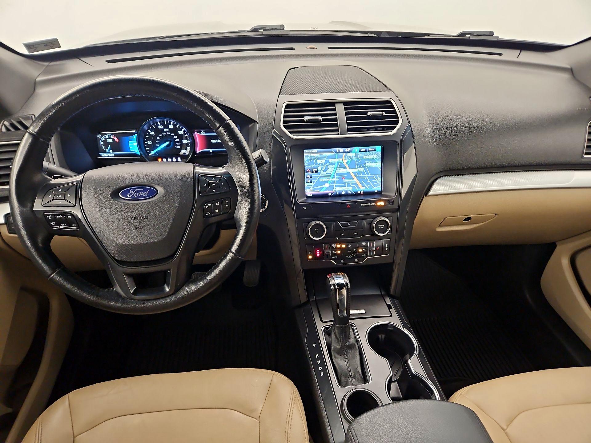 Thumbnail: 2016 Ford Explorer - 9