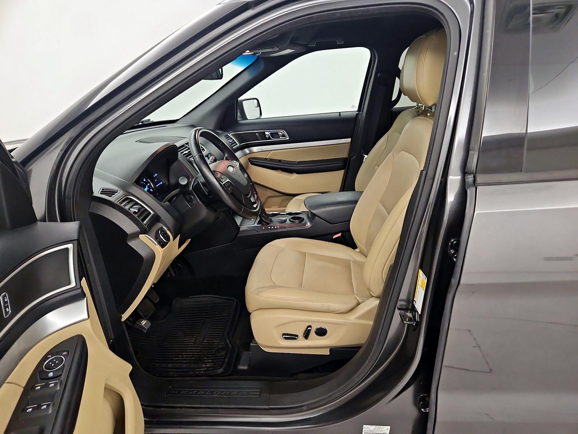 Thumbnail: 2016 Ford Explorer - 11