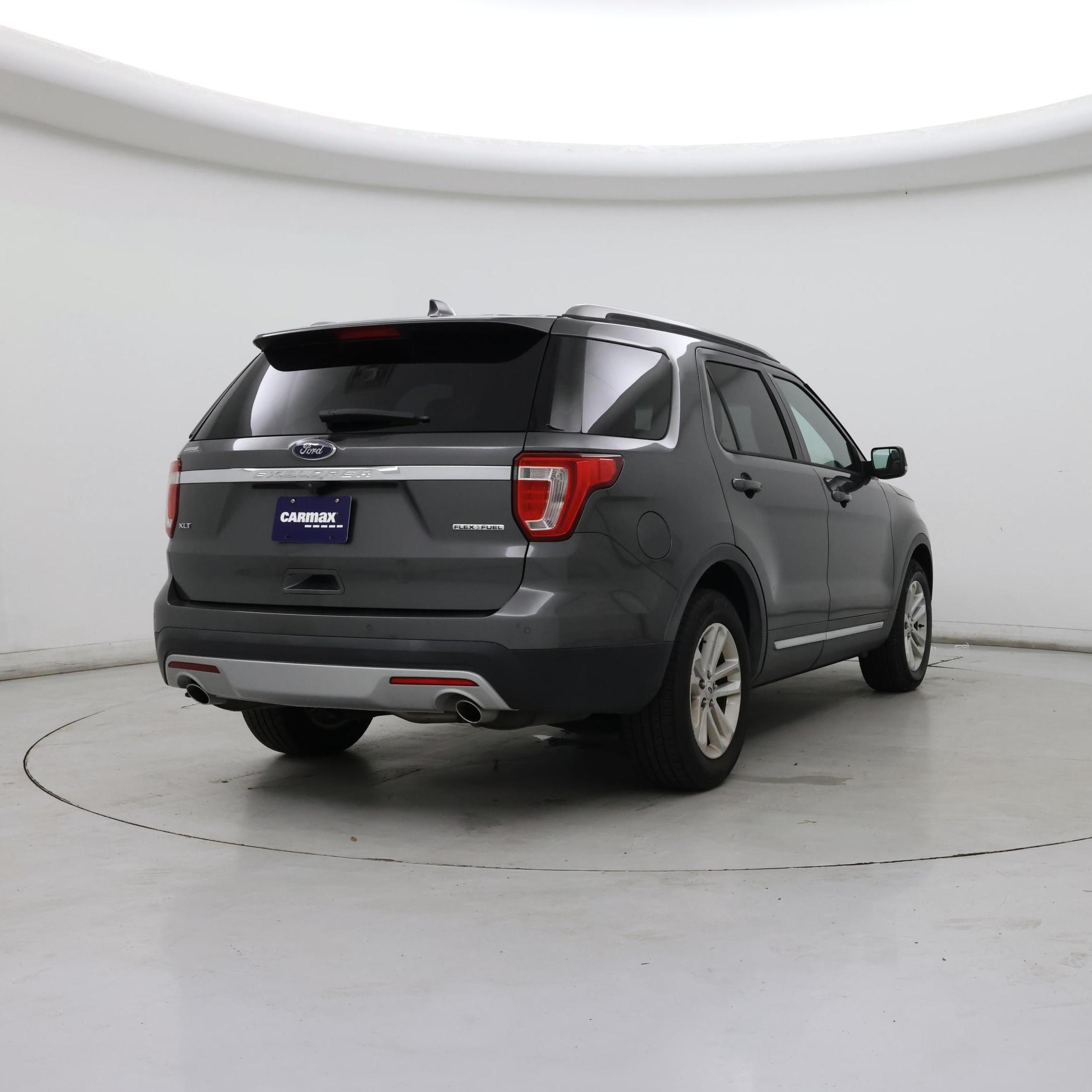 Thumbnail: 2016 Ford Explorer - 8