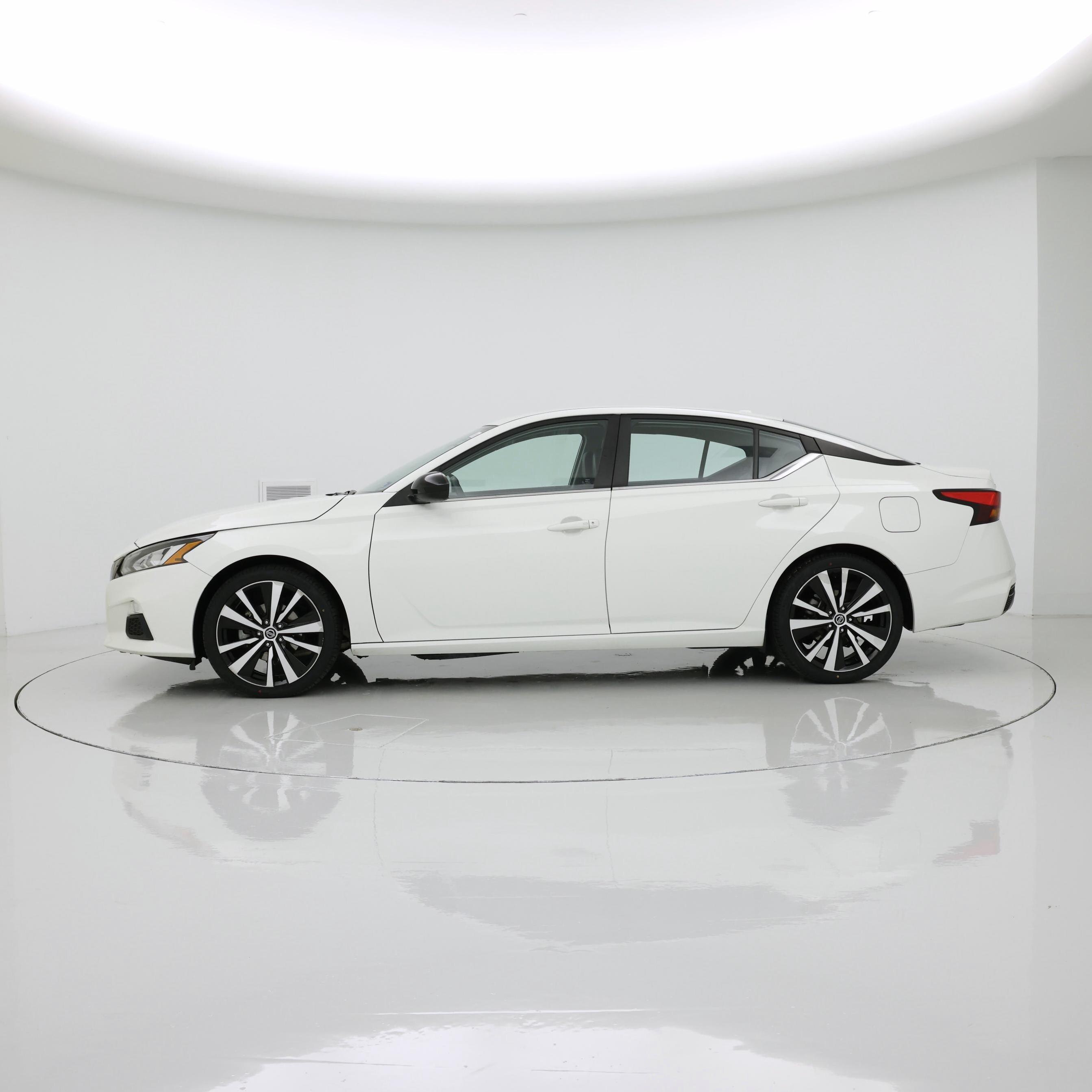 Thumbnail: 2022 Nissan Altima - 3